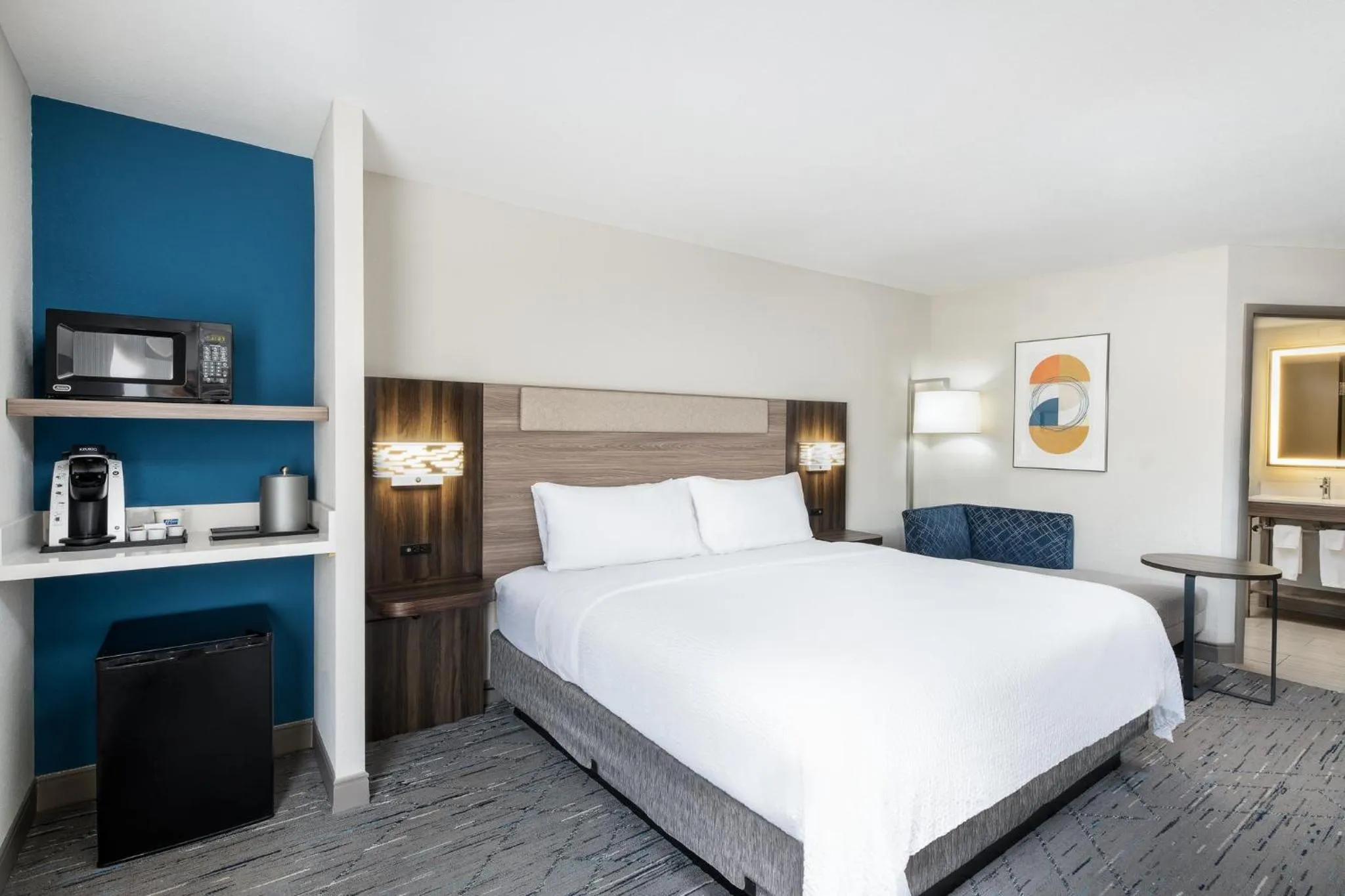 Photo of the whole room, Bed in Holiday Inn Express Atlanta West - Theme Park Area by IHG