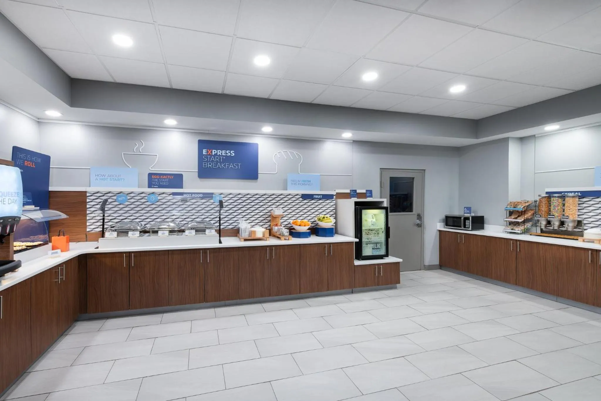 Breakfast in Holiday Inn Express Atlanta West - Theme Park Area by IHG