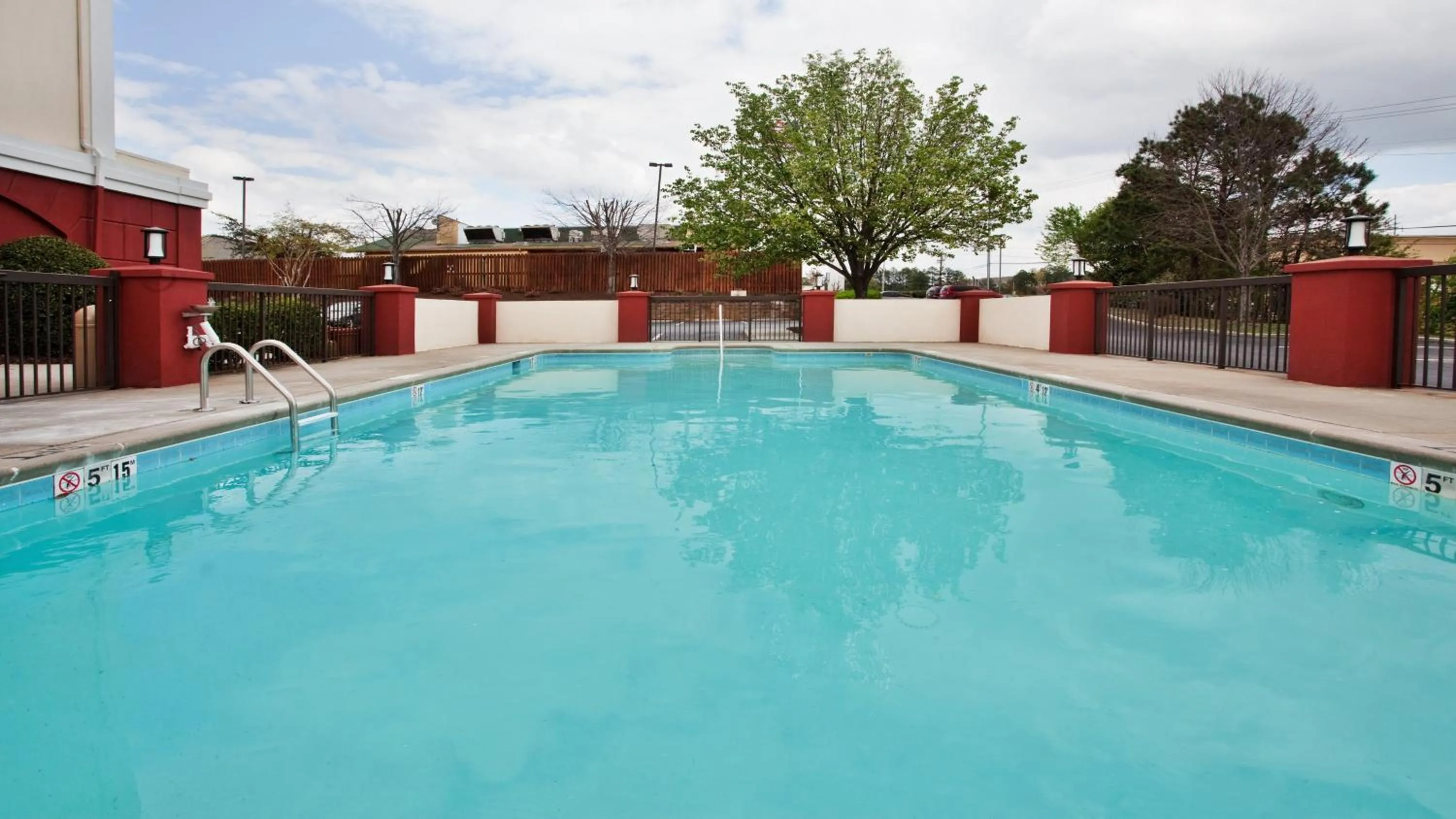 Swimming pool in Holiday Inn Express Atlanta West - Theme Park Area by IHG