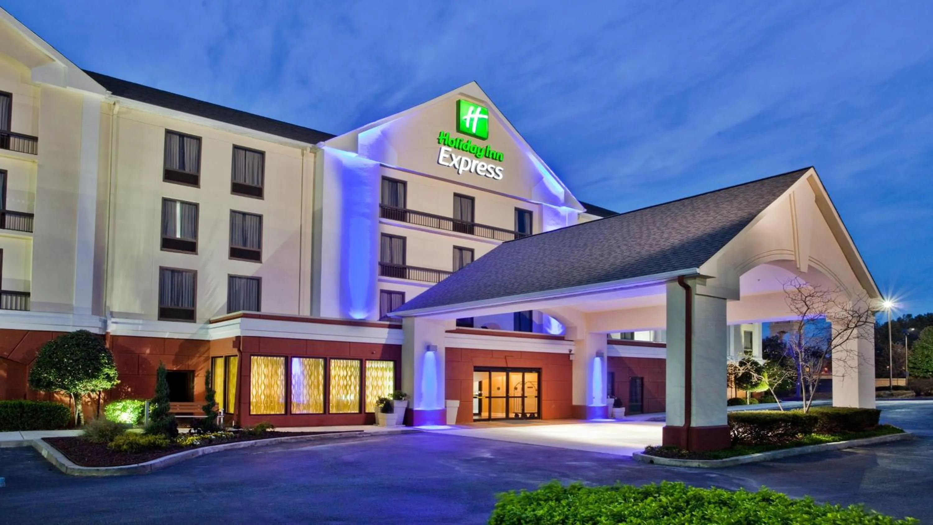 Property building in Holiday Inn Express Atlanta West - Theme Park Area by IHG