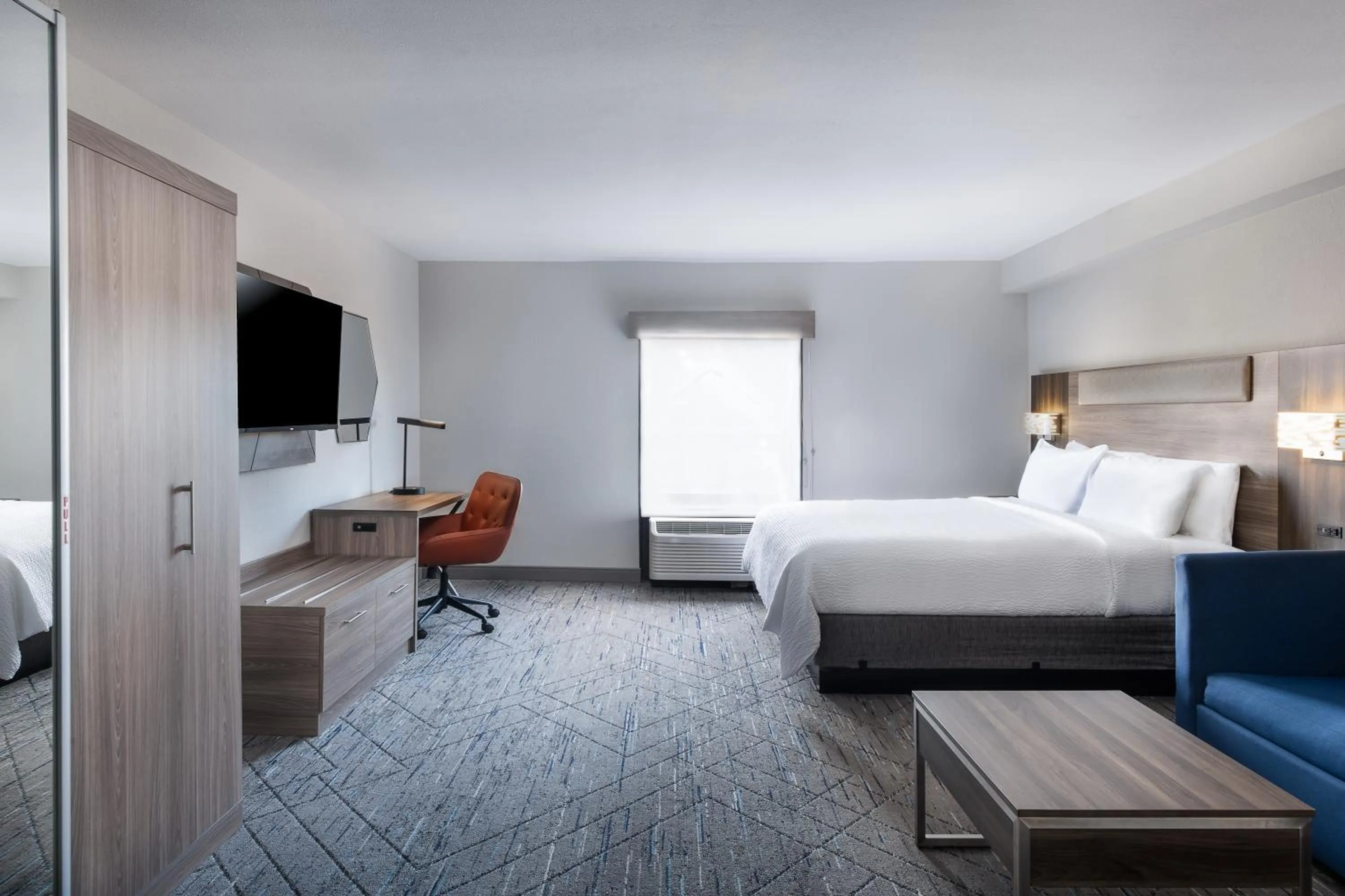 Bedroom, Bed in Holiday Inn Express Atlanta West - Theme Park Area by IHG