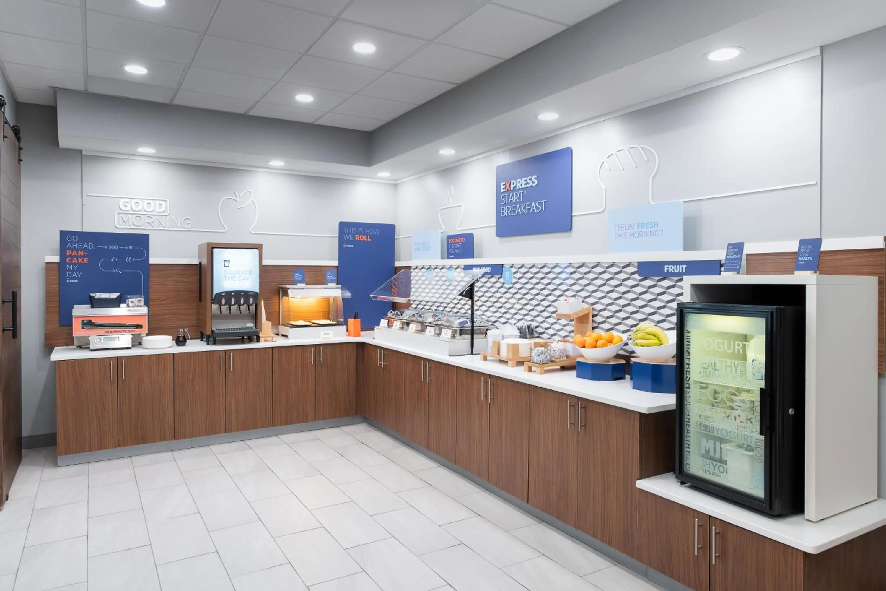 Breakfast in Holiday Inn Express Atlanta West - Theme Park Area by IHG