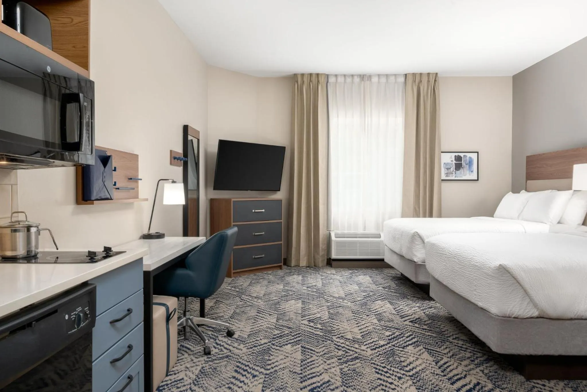 Photo of the whole room, Bed in Candlewood Suites Mooresville Lake Norman,NC by IHG