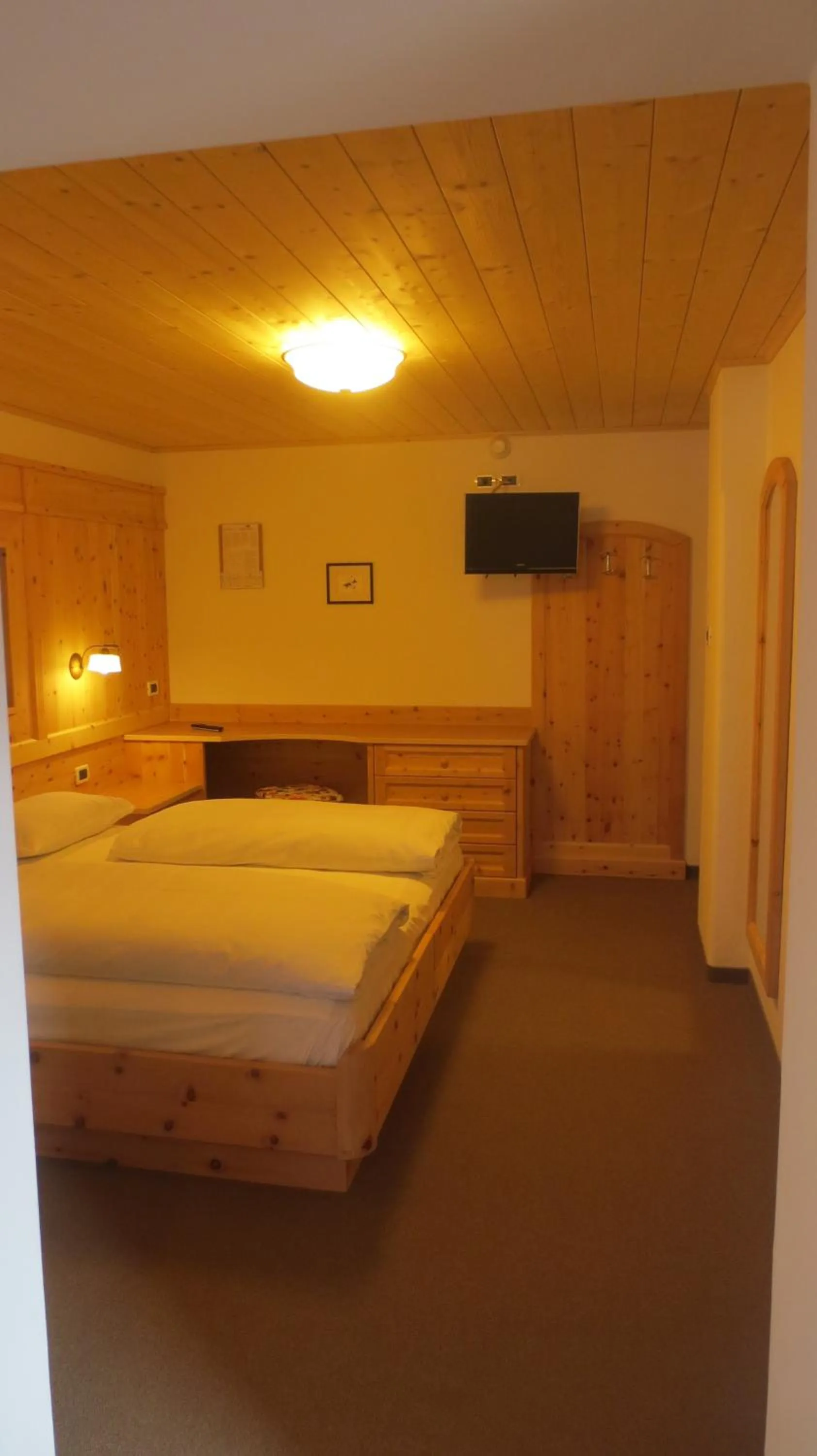 Photo of the whole room, Bed in Hotel Borest