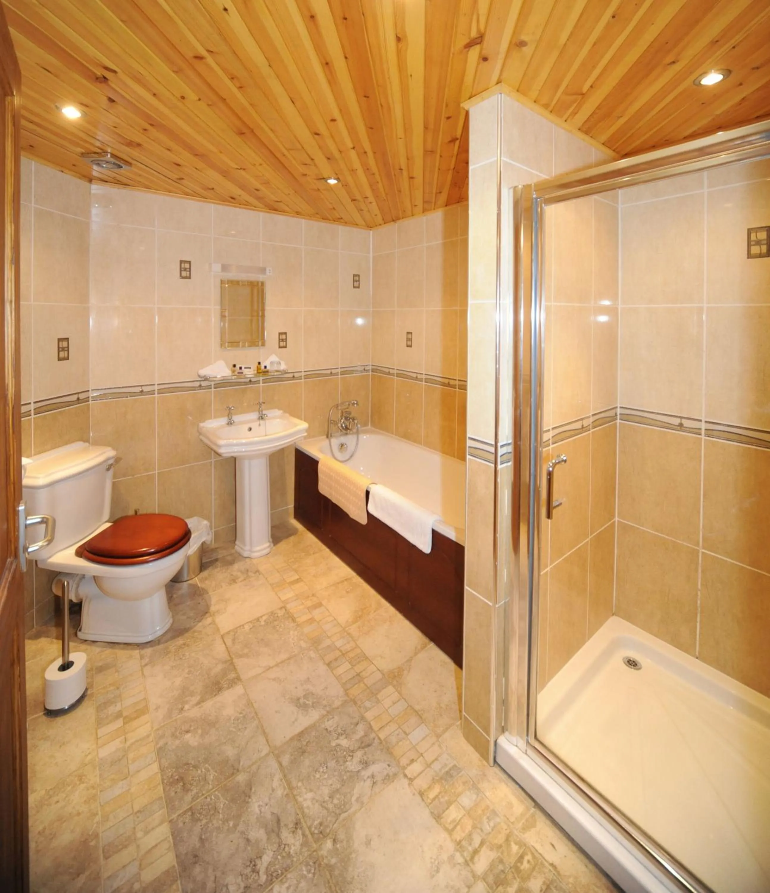 Bathroom in Craigard House Hotel