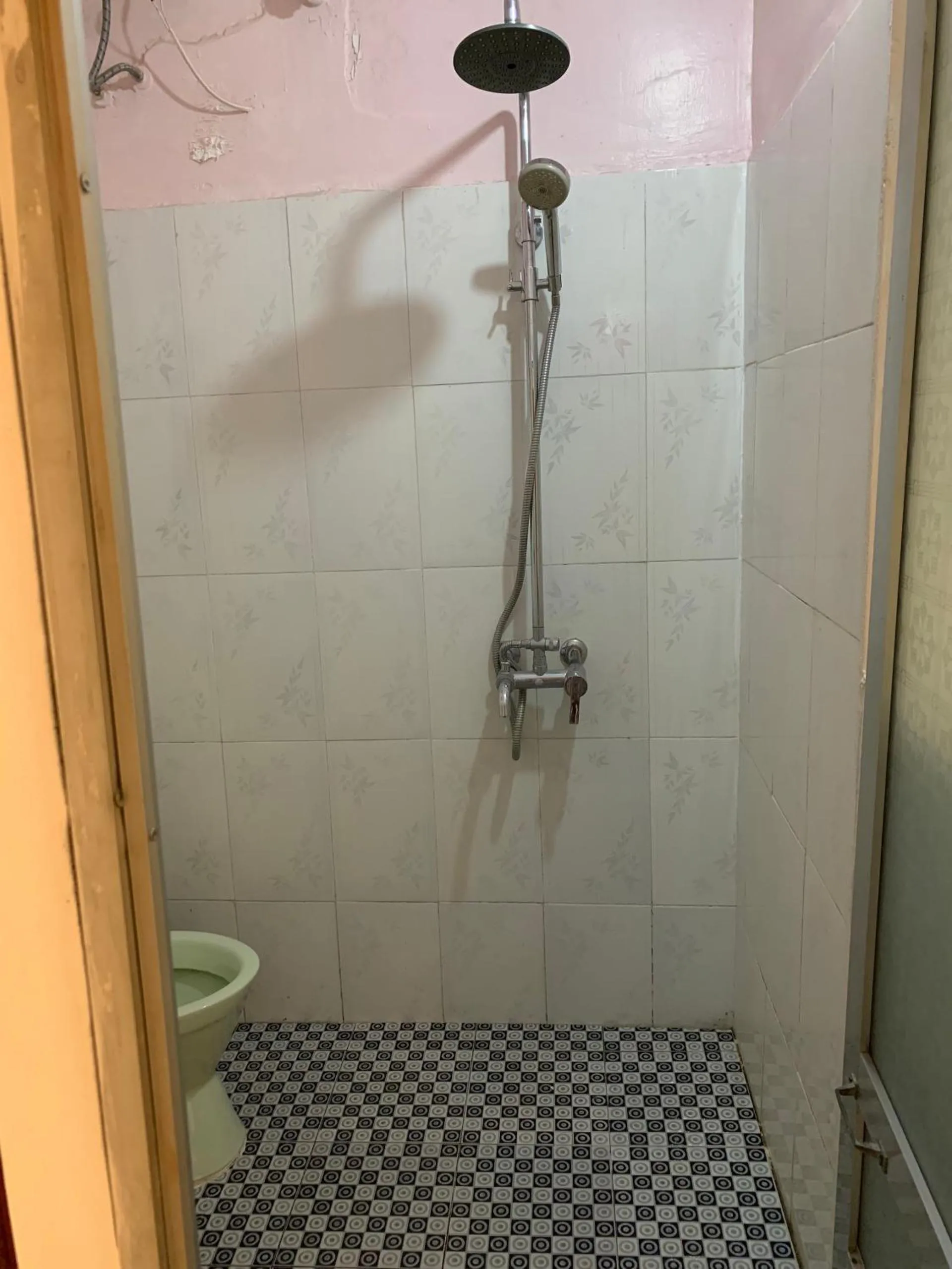 Shower in Ngan Nga Bac Ha Hotel