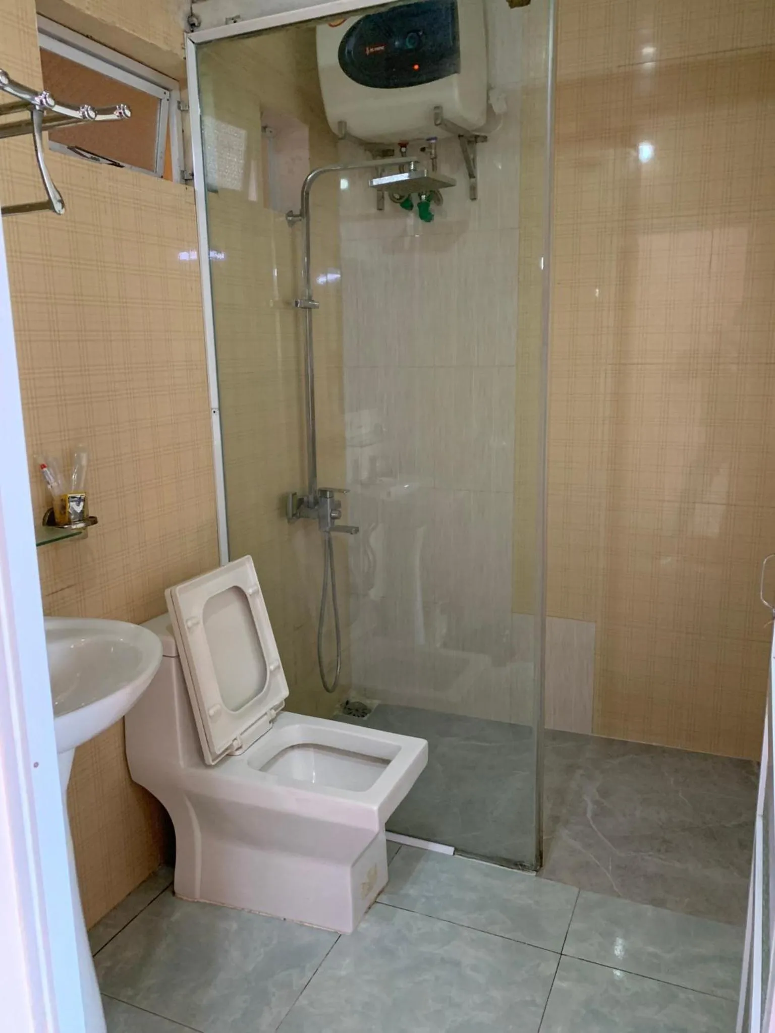 Shower in Ngan Nga Bac Ha Hotel