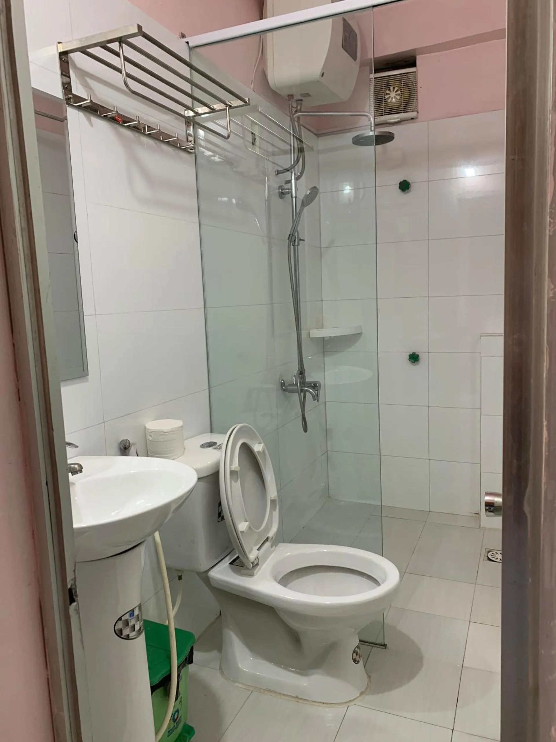 Shower in Ngan Nga Bac Ha Hotel