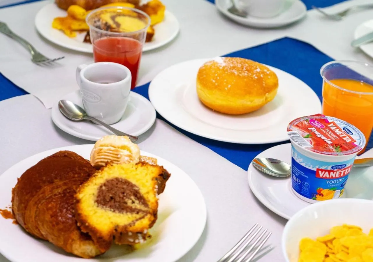 Breakfast in Hotel Le Querce