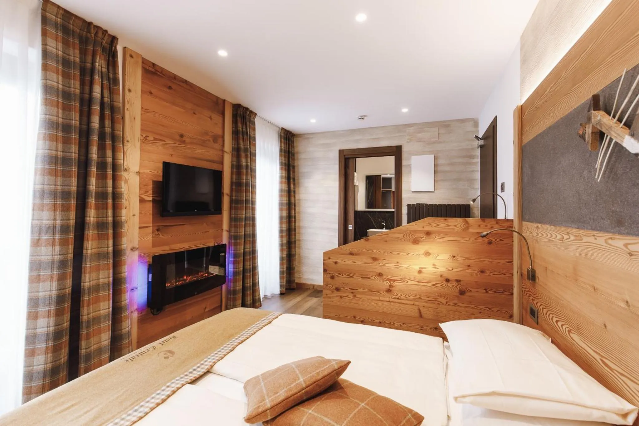 TV and multimedia, Bed in Albergo Centrale