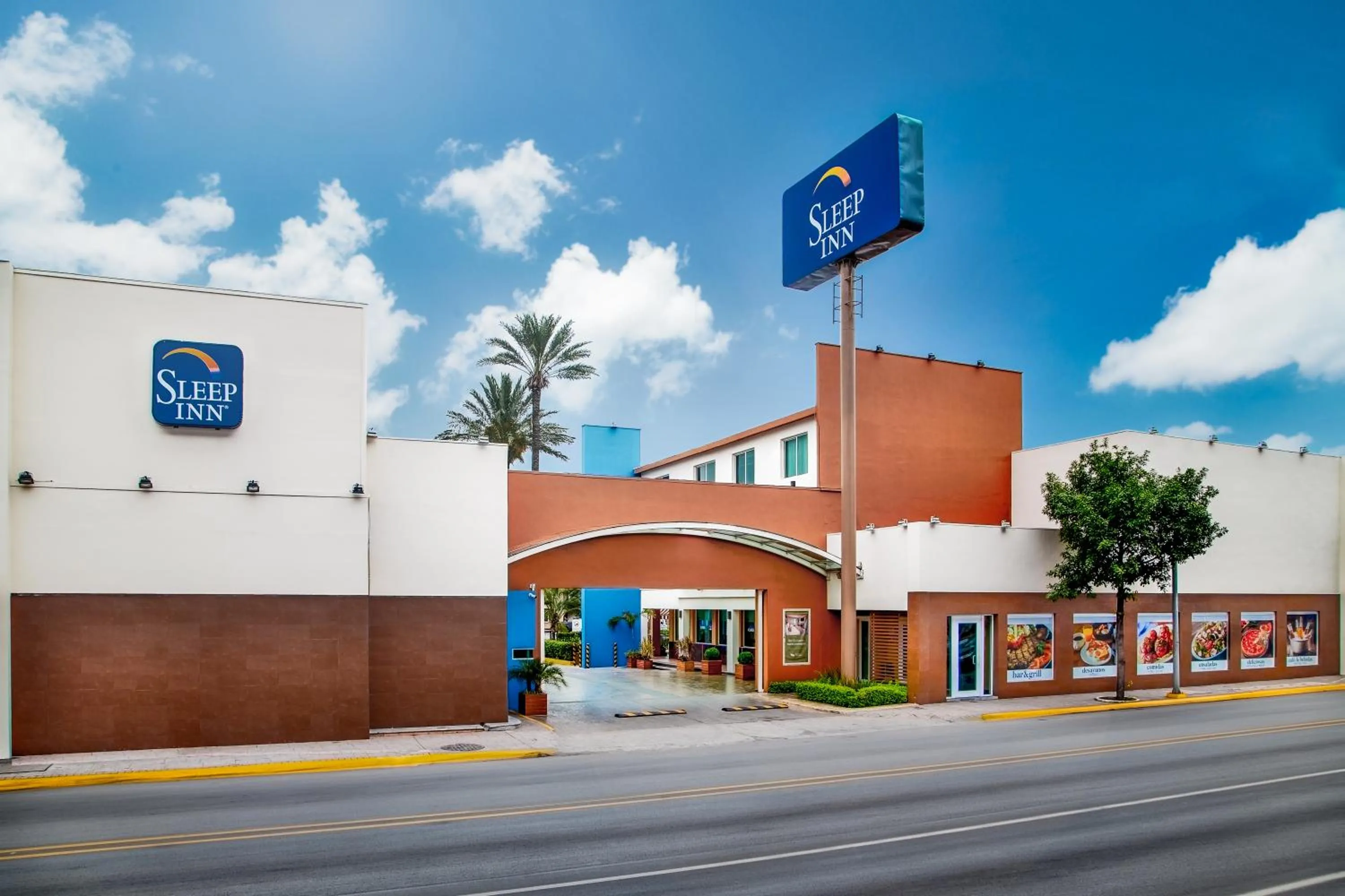 Property building in Sleep Inn Monterrey Norte