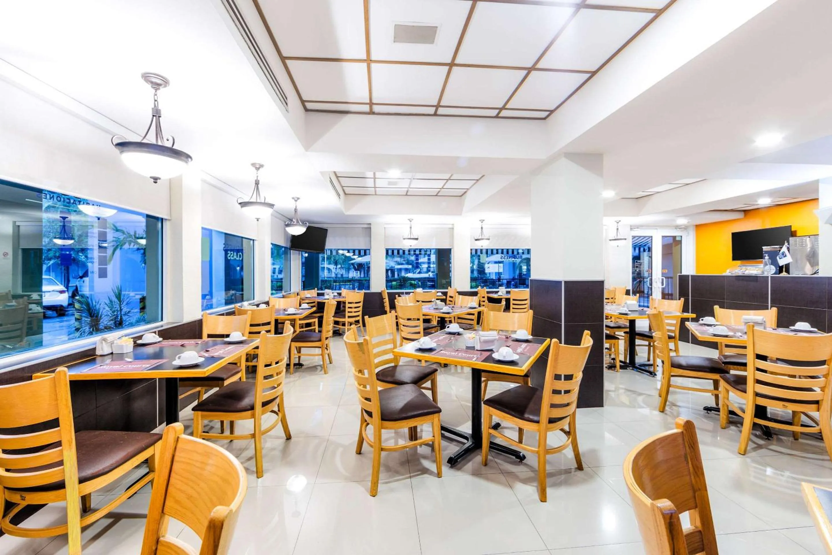 Restaurant/places to eat in Sleep Inn Monterrey Norte
