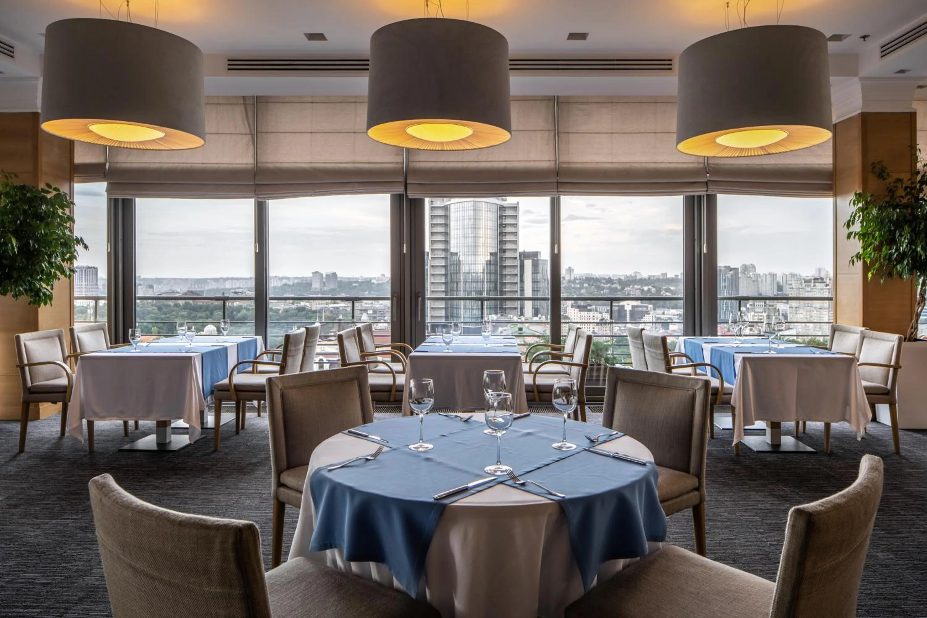 Restaurant/places to eat in CITYHOTEL