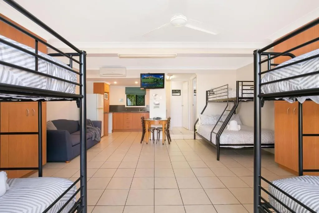 Bed in South Gladstone Motel