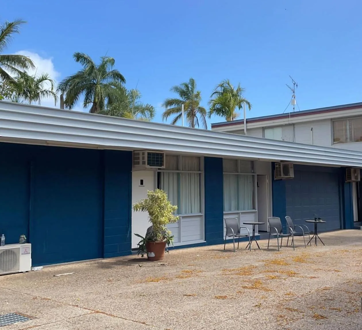 Property building in South Gladstone Motel