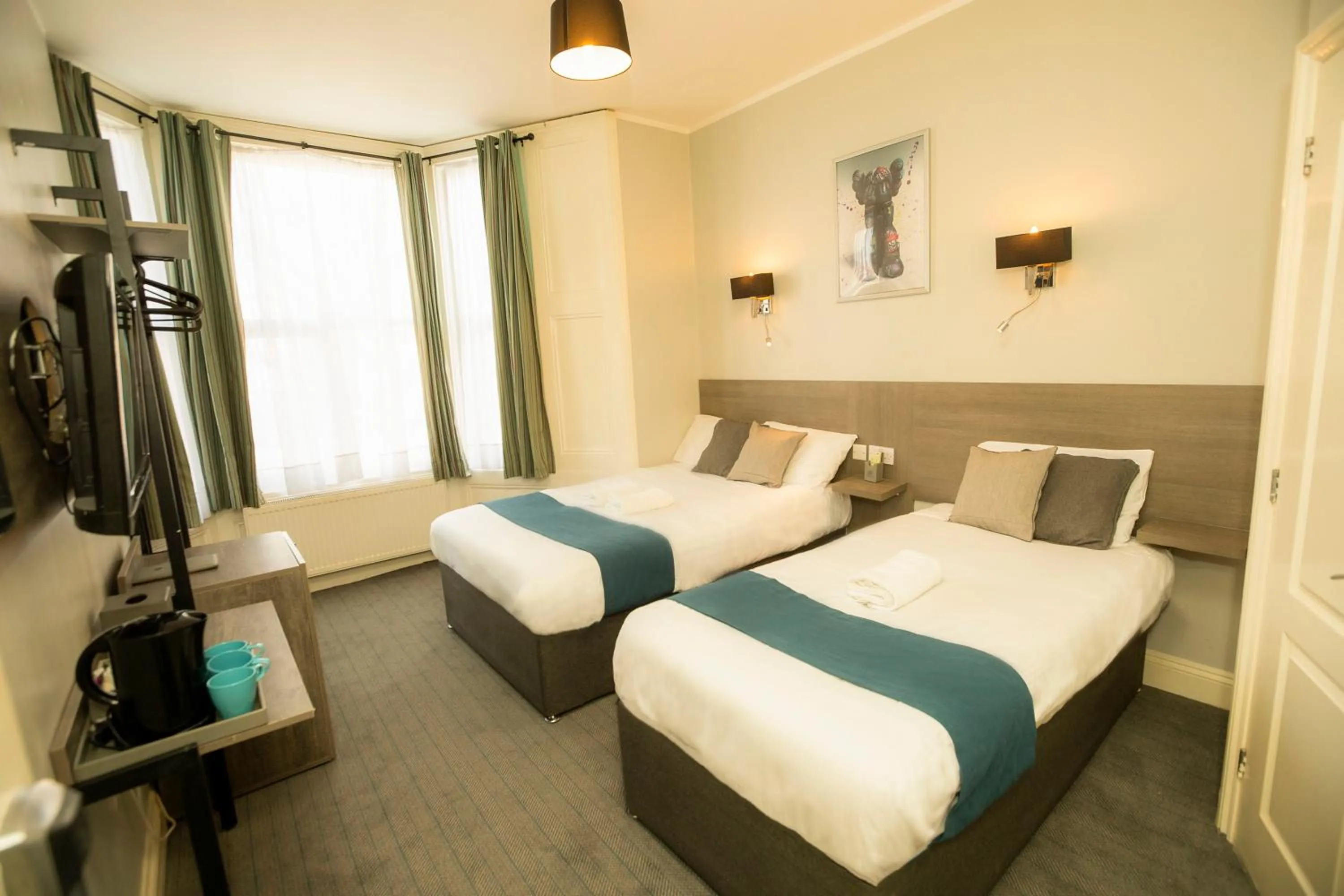 Photo of the whole room, Bed in Comfotel BLU