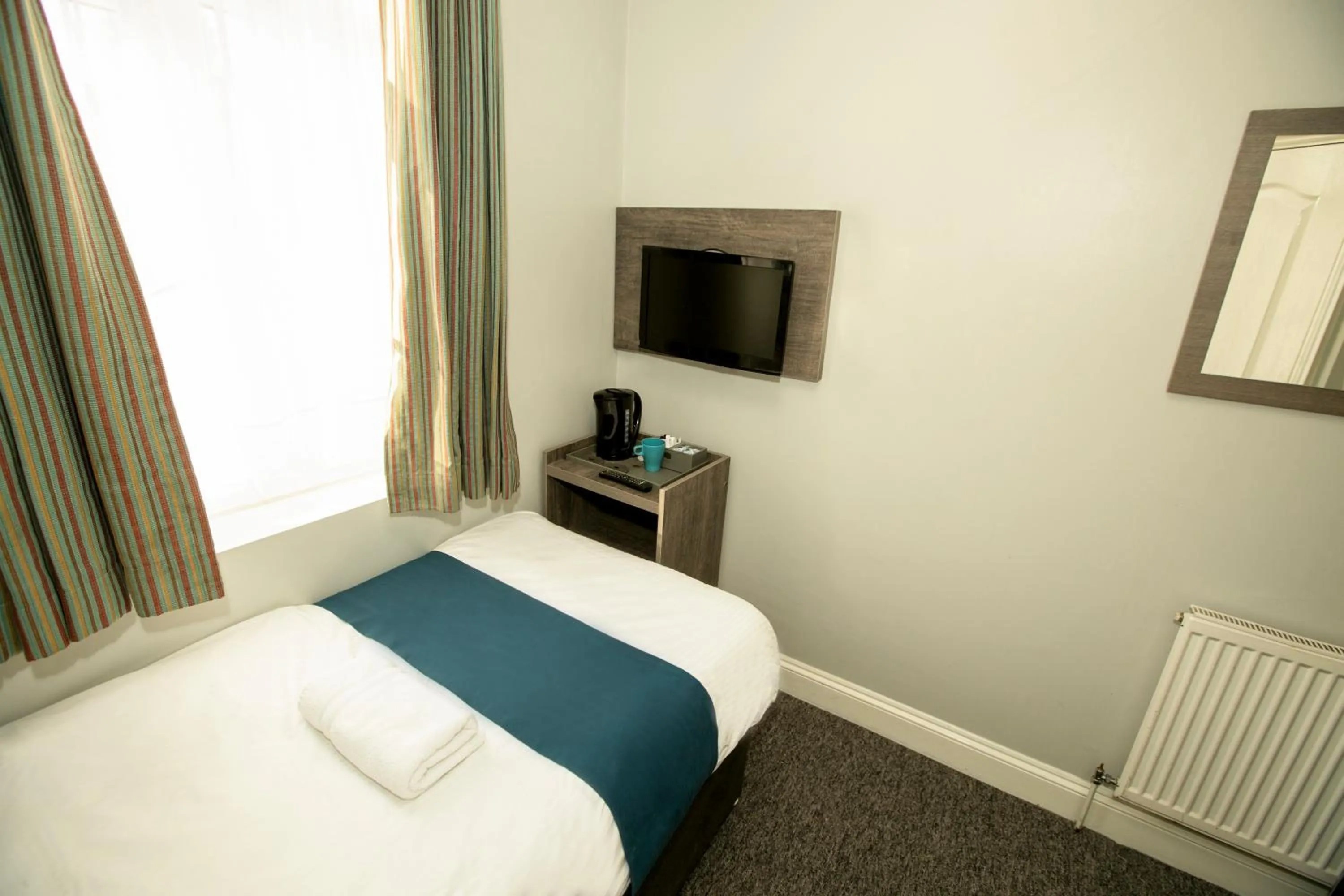 Bedroom, Bed in Comfotel BLU