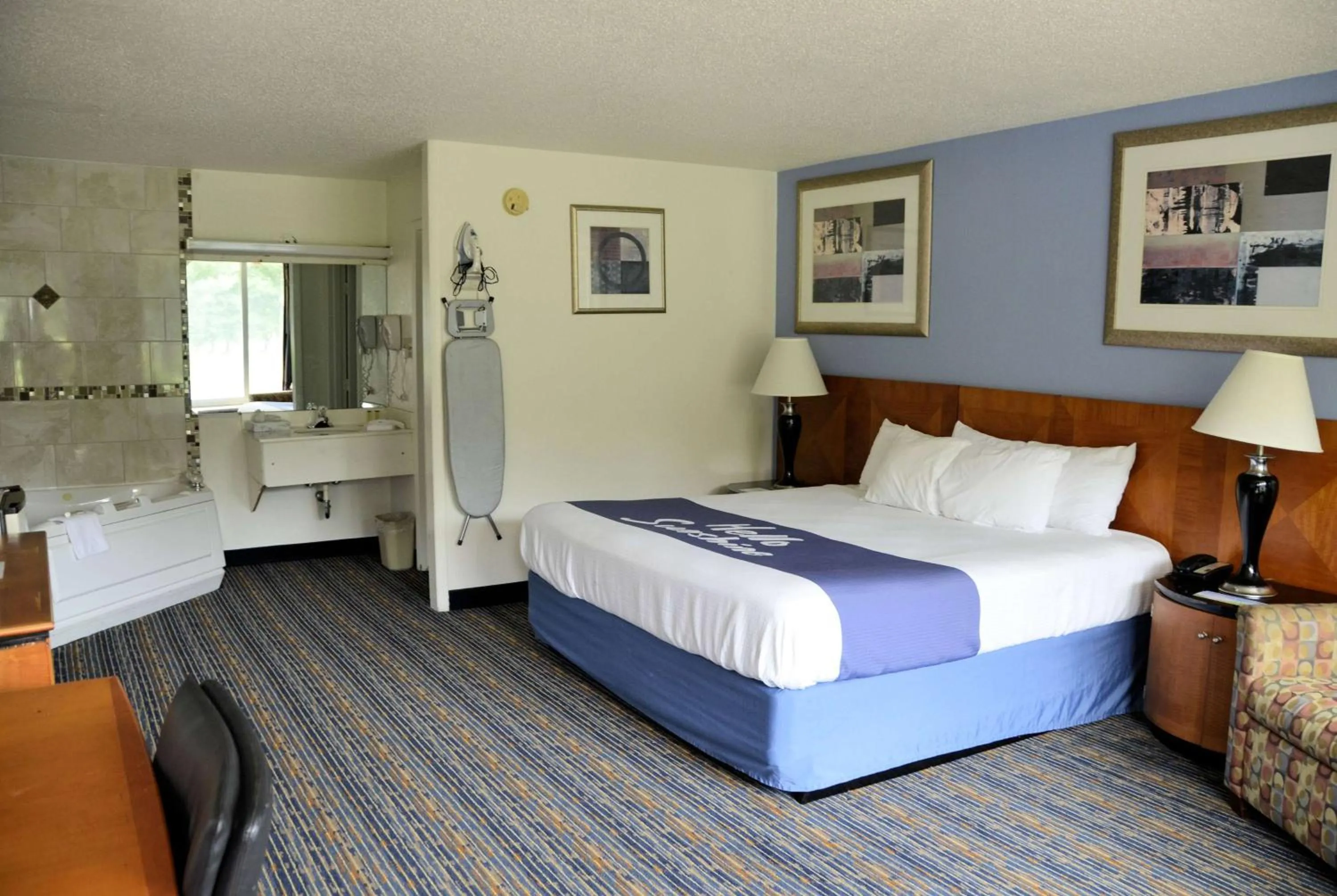 Photo of the whole room, Bed in Days Inn by Wyndham Luray Shenandoah