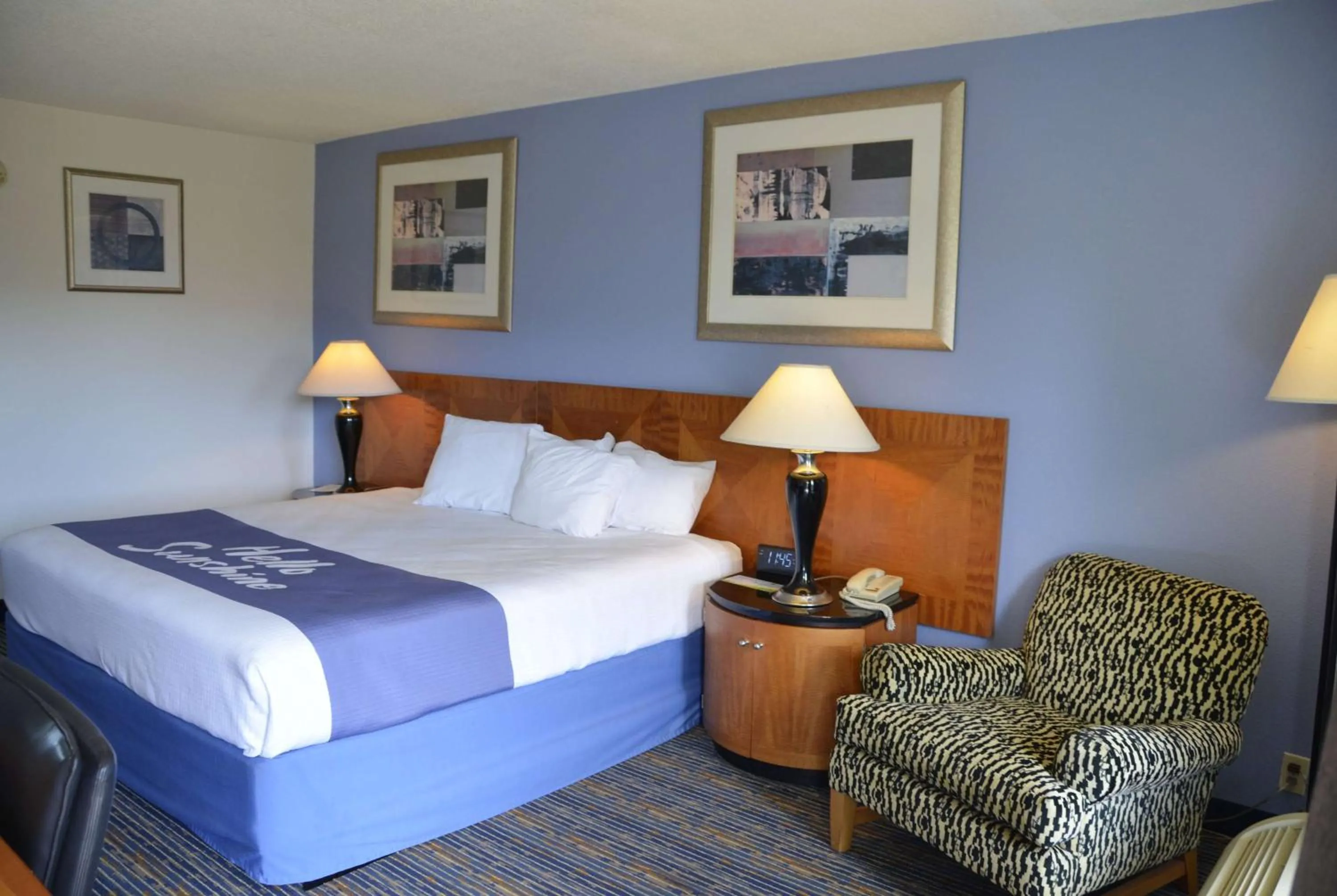 Photo of the whole room, Bed in Days Inn by Wyndham Luray Shenandoah