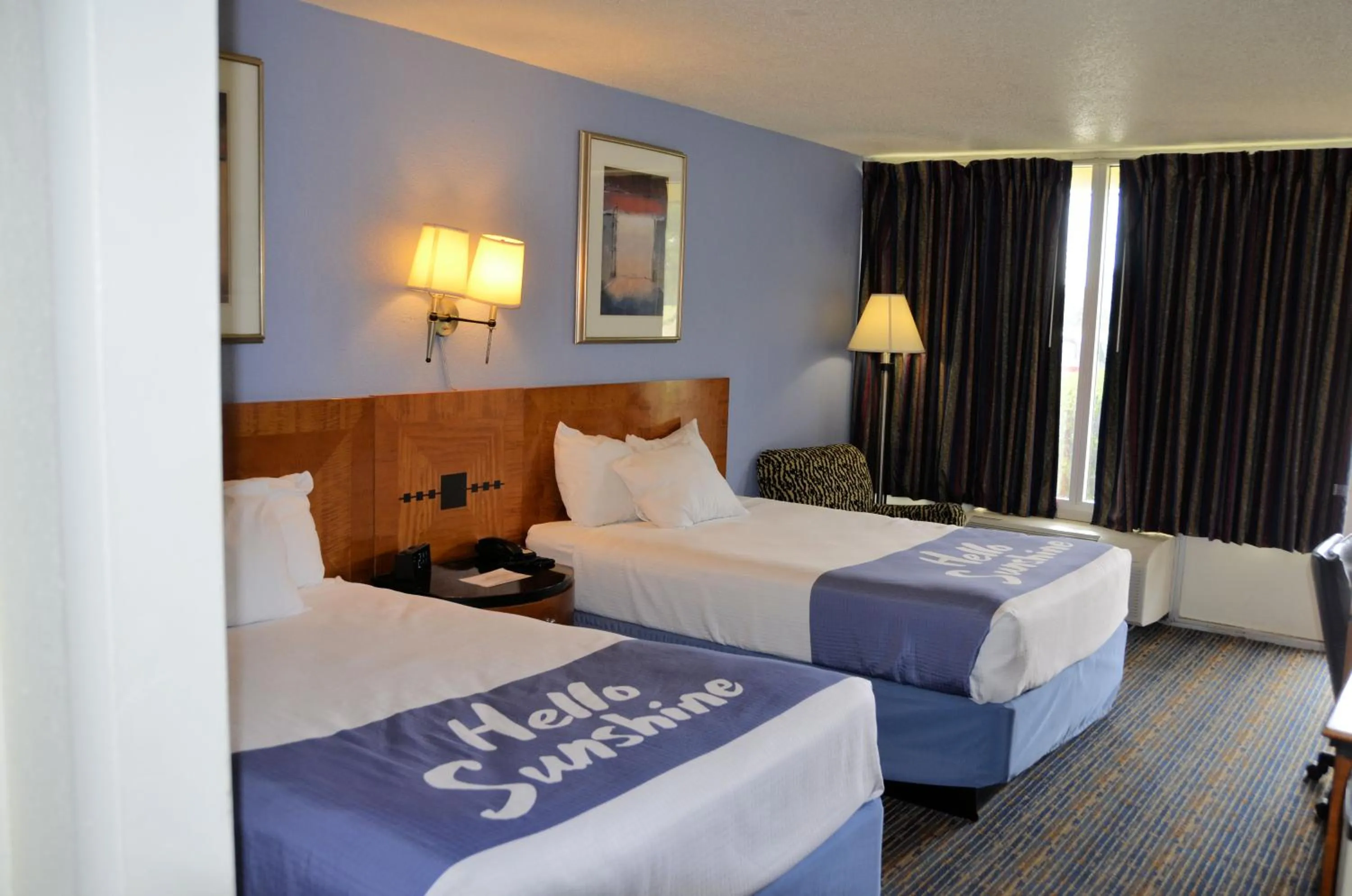 View (from property/room), Bed in Days Inn by Wyndham Luray Shenandoah