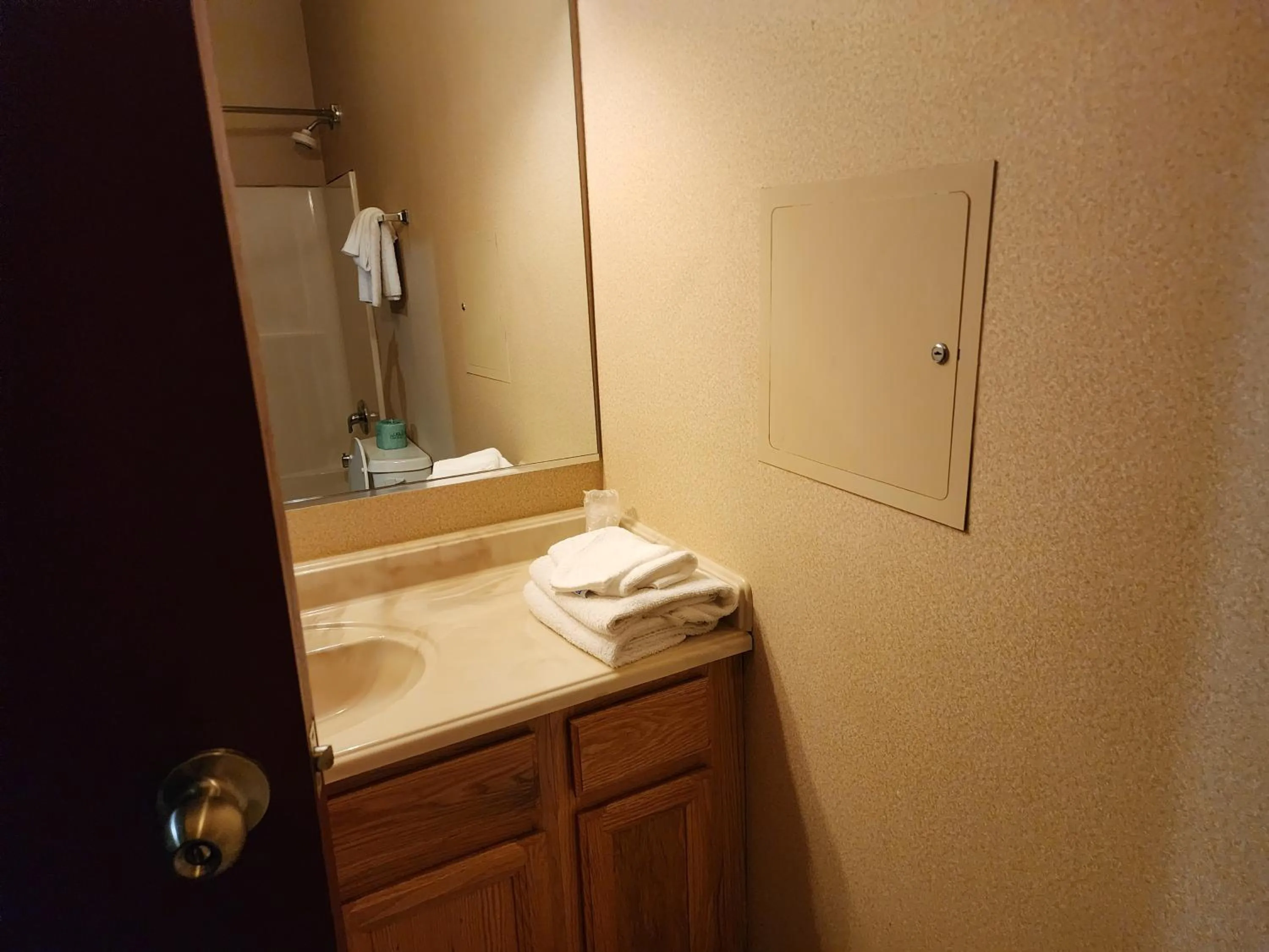 Bathroom in Days Inn by Wyndham Luray Shenandoah