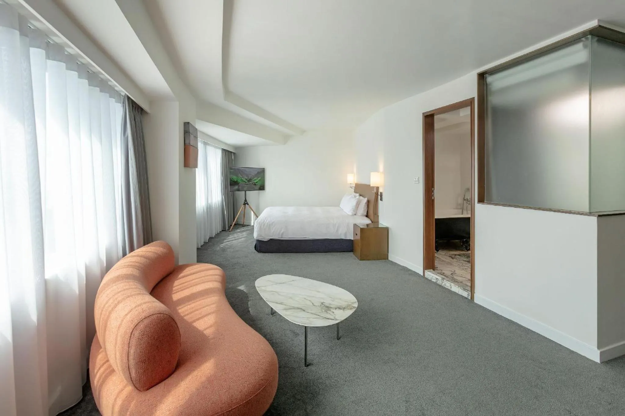 Photo of the whole room, Bed in United Hotel