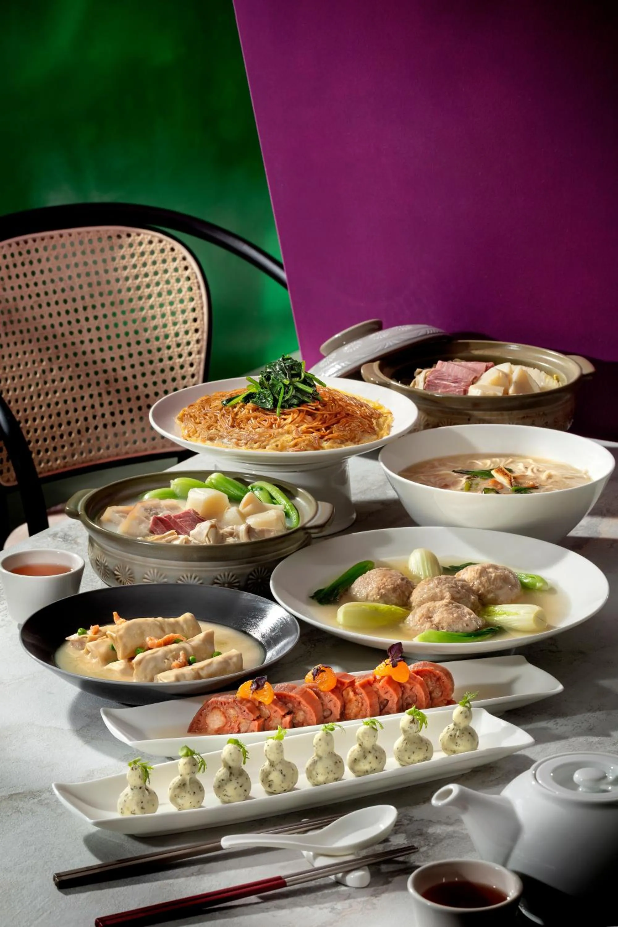 Restaurant/places to eat in United Hotel