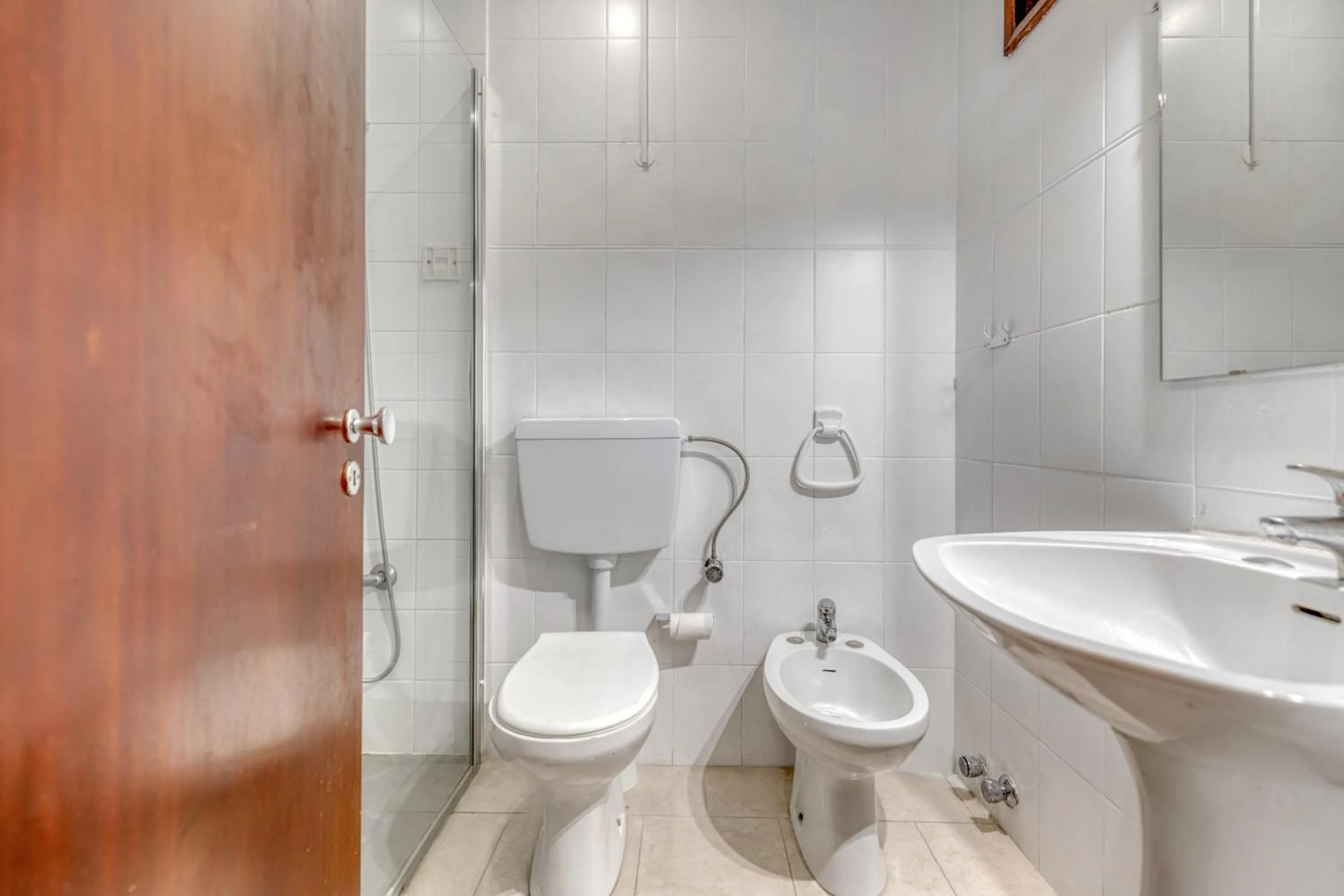 Shower in Hotel Borsalino