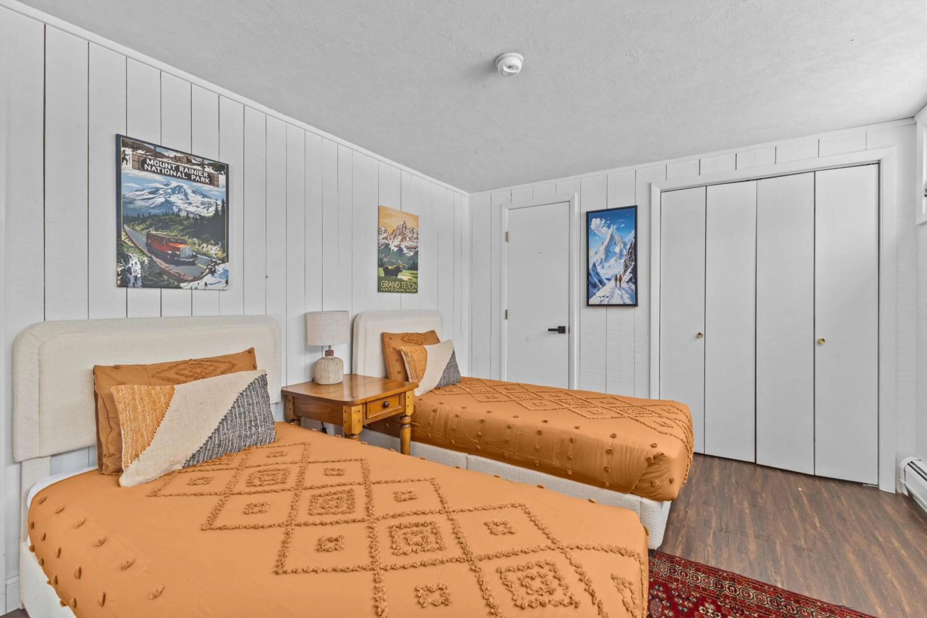 Bed in Stowe Motel & Snowdrift