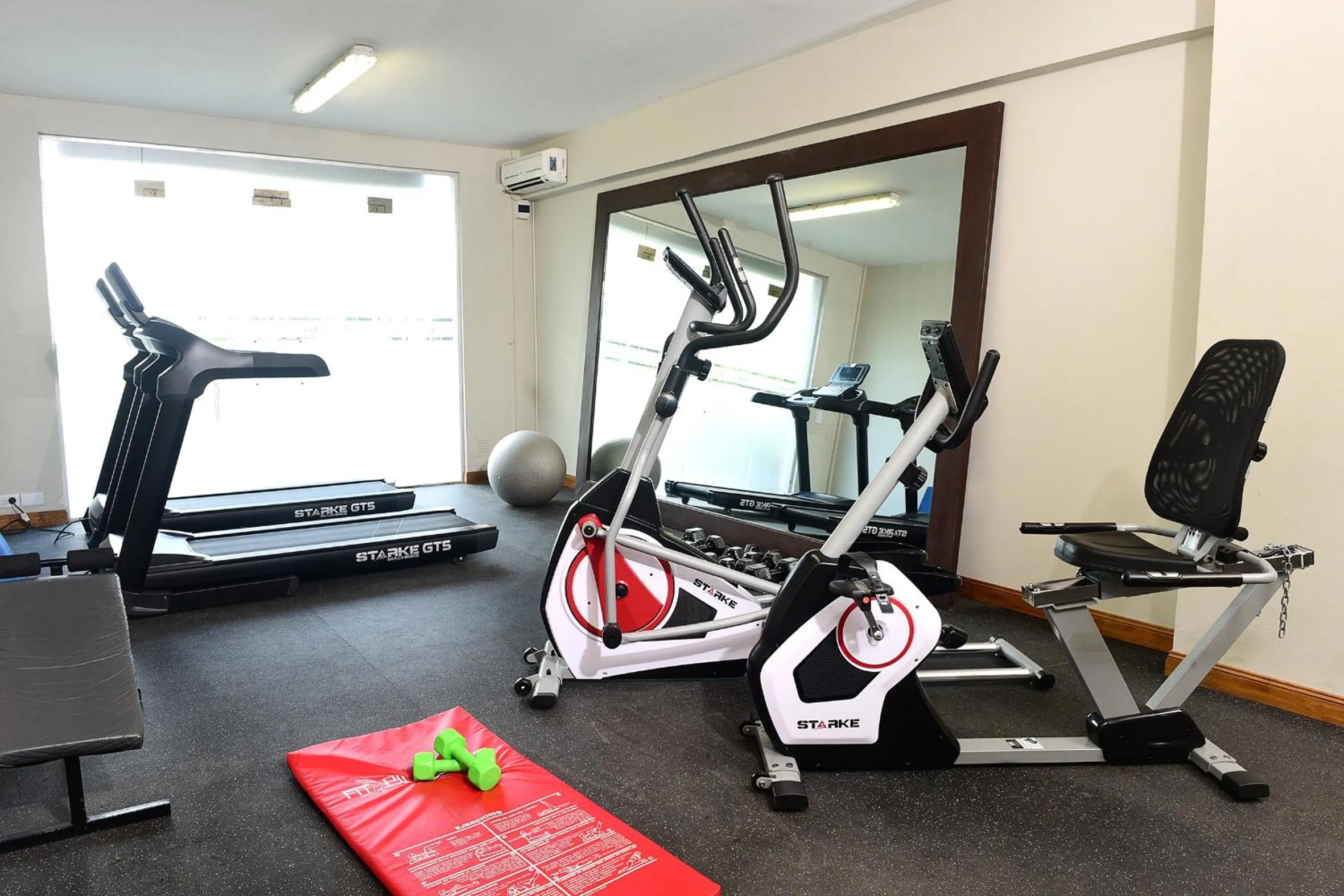 Fitness centre/facilities in Green Sea Apart Hotel