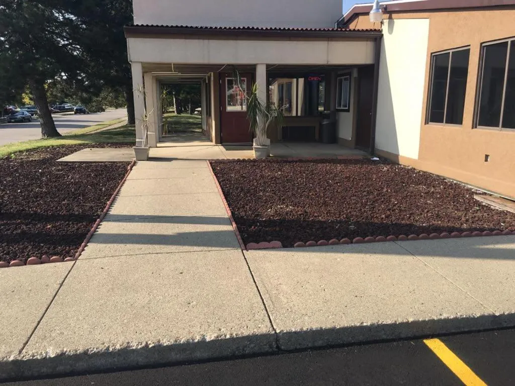 Facade/entrance in Super 9 Motel Troy