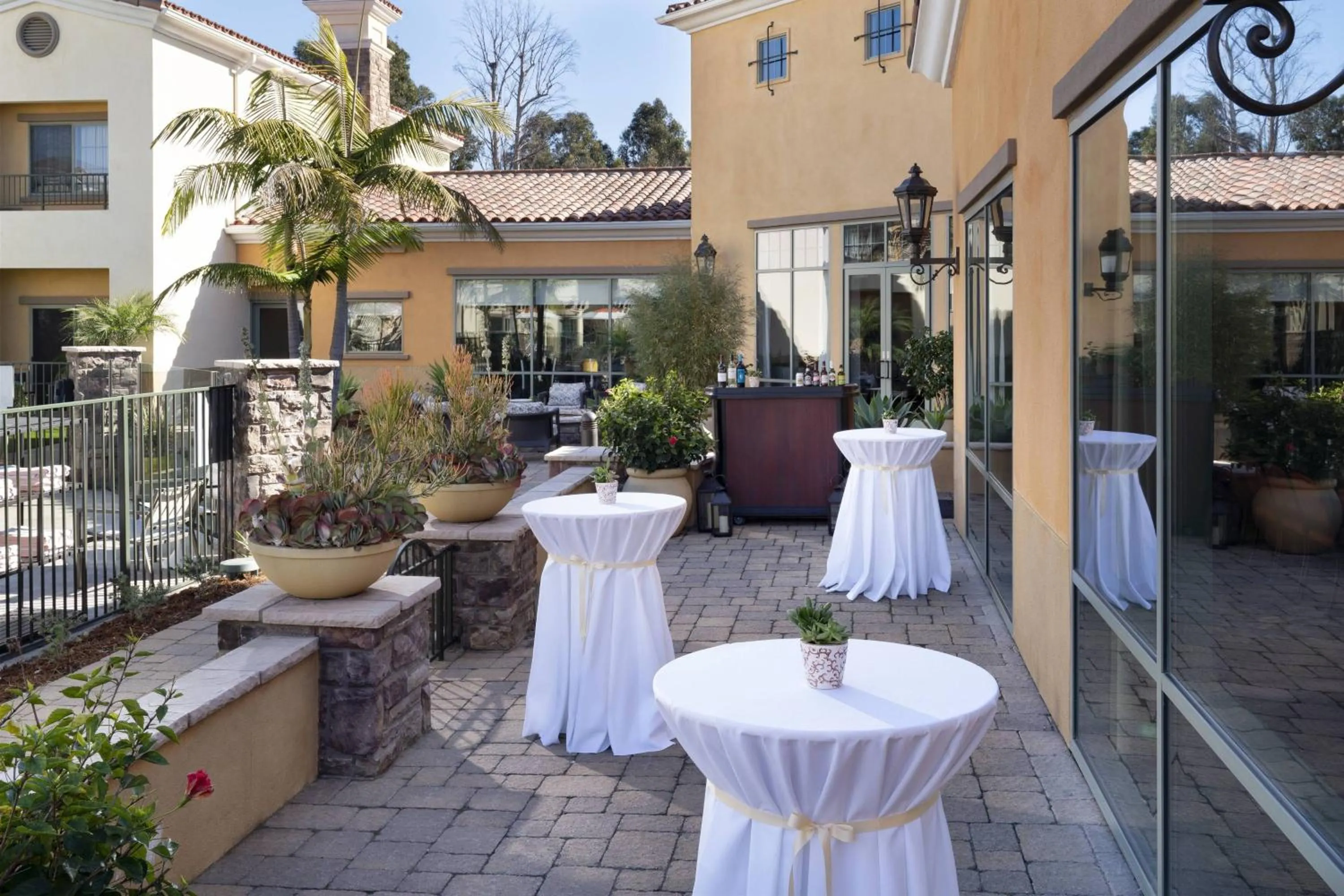 Meeting/conference room in Courtyard by Marriott Santa Barbara Goleta