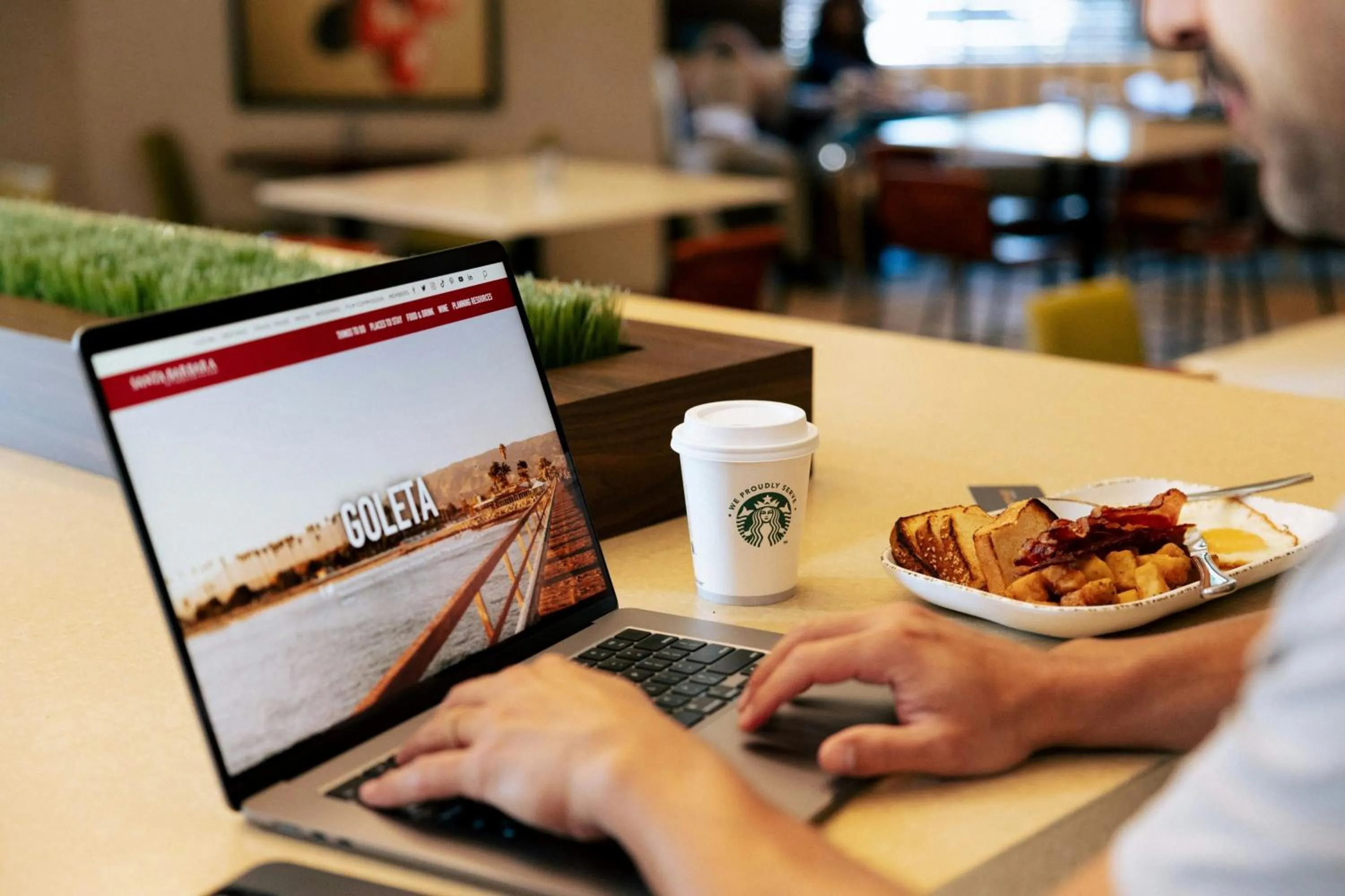 Restaurant/places to eat in Courtyard by Marriott Santa Barbara Goleta