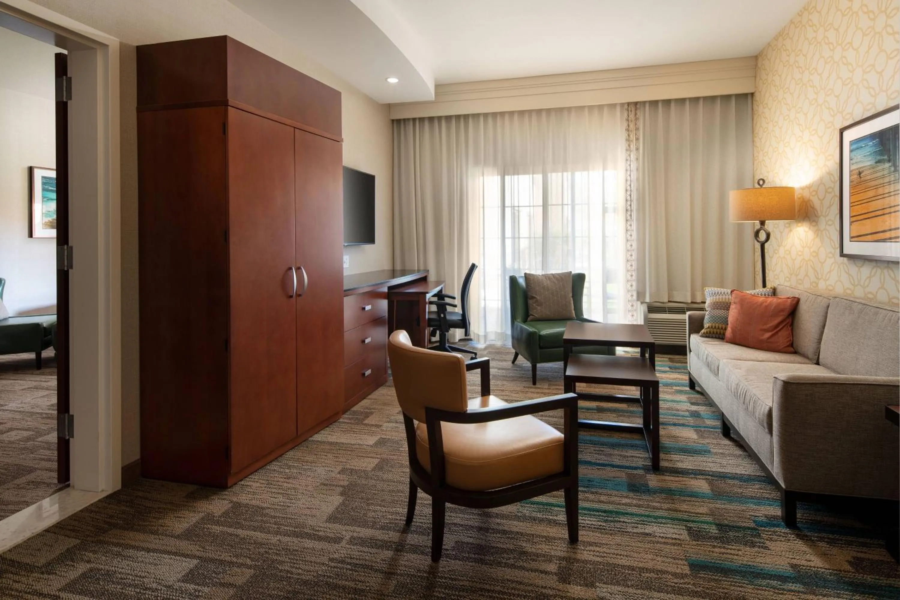 Living room in Courtyard by Marriott Santa Barbara Goleta