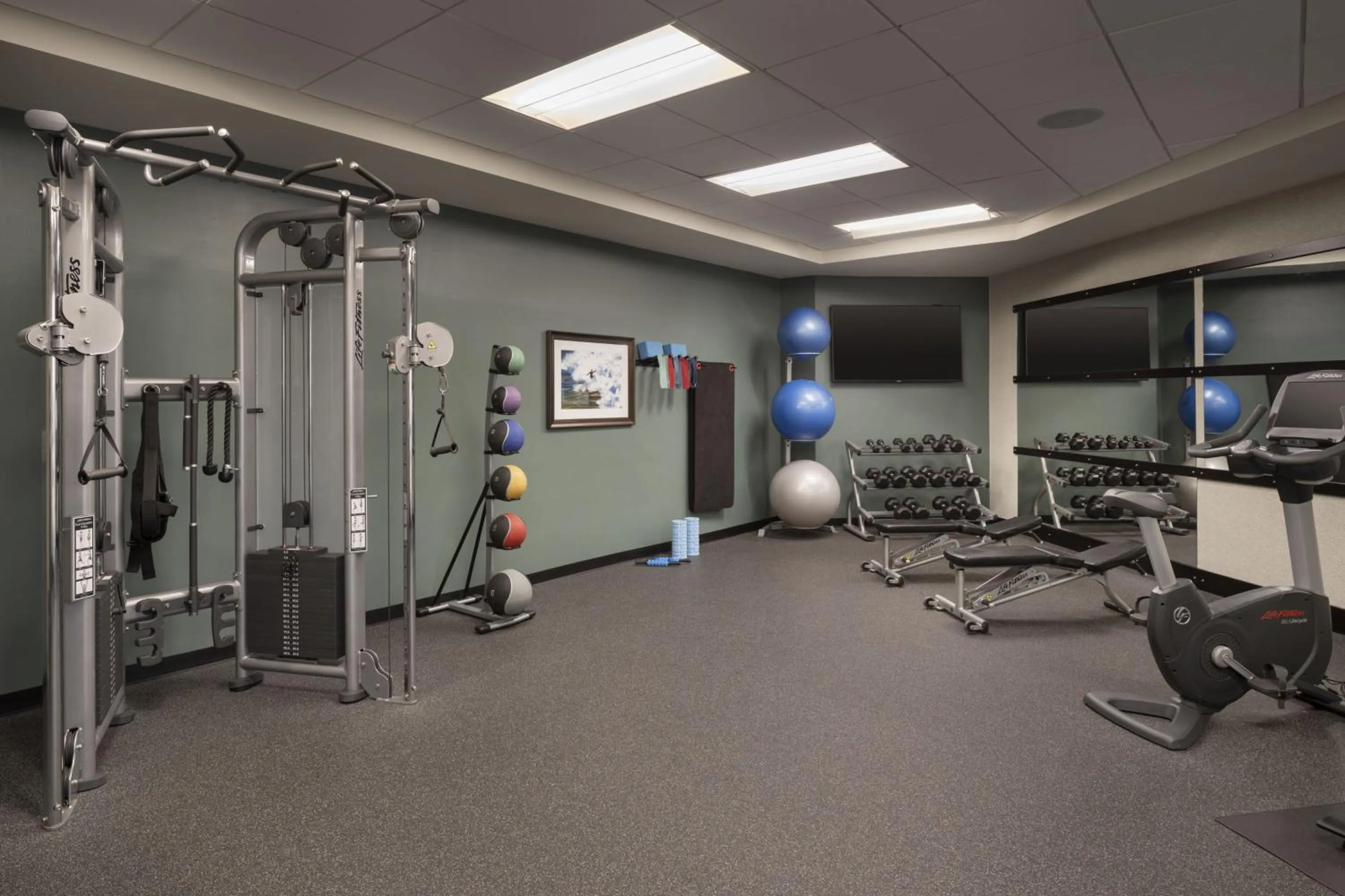 Fitness centre/facilities in Courtyard by Marriott Santa Barbara Goleta