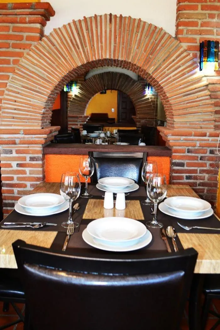 Restaurant/places to eat in Hotel Rinconada de Cortes