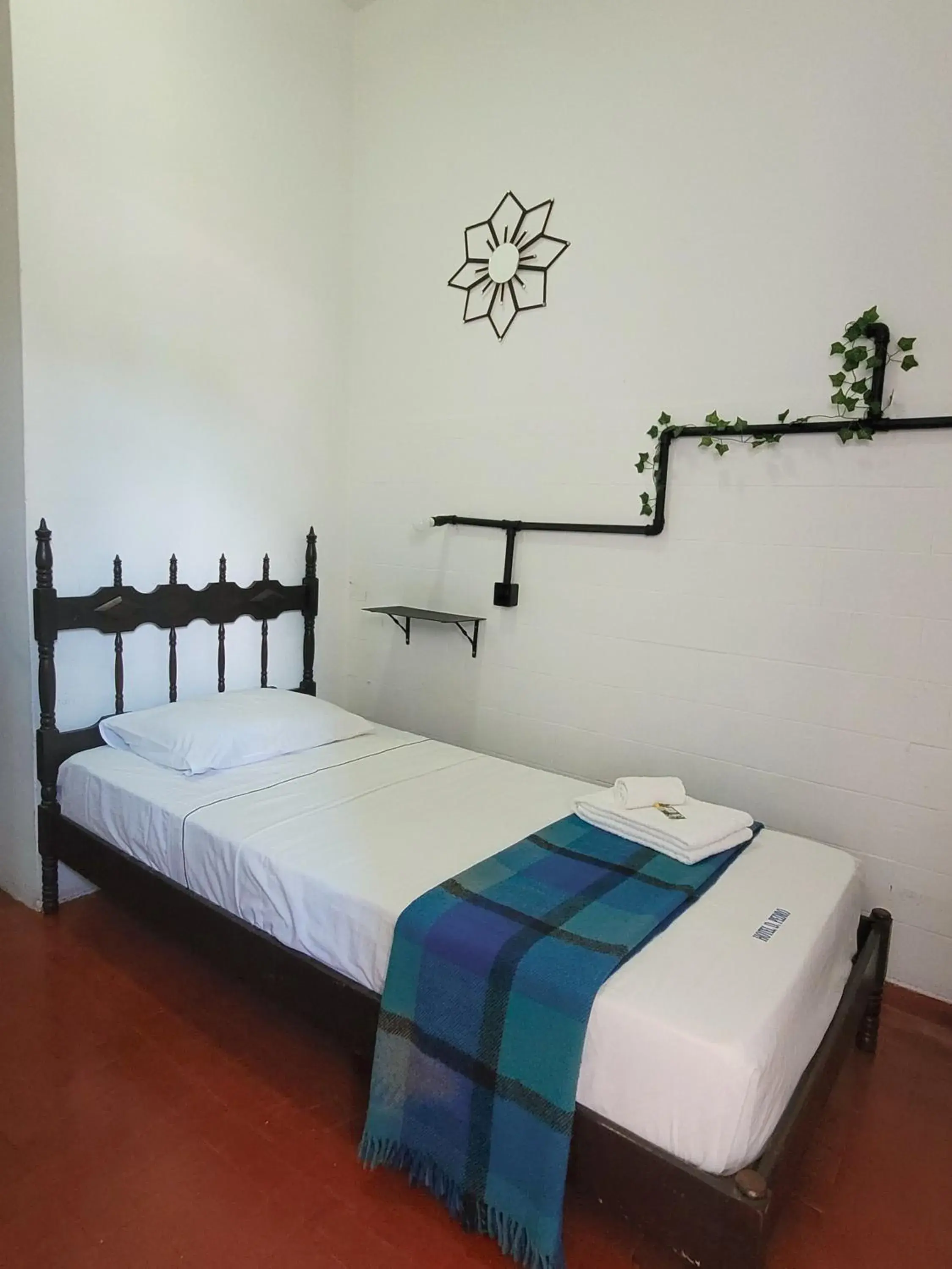 Single Room with Shared Bathroom - single occupancy in Dom Pedro Hotel Single Room with Shared Bathroom - single occupancy in Dom Pedro Hotel
