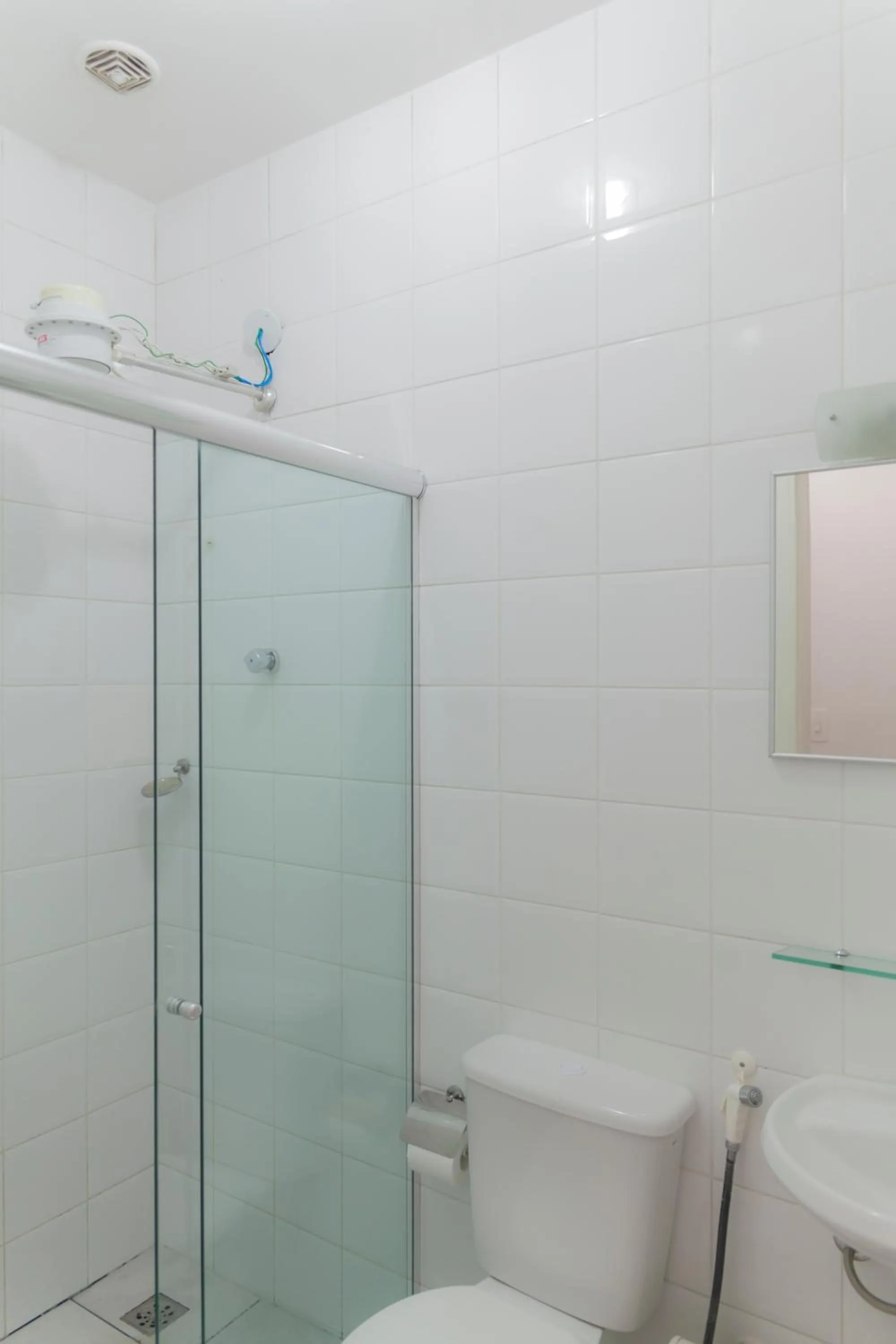 Toilet in Dom Pedro Hotel