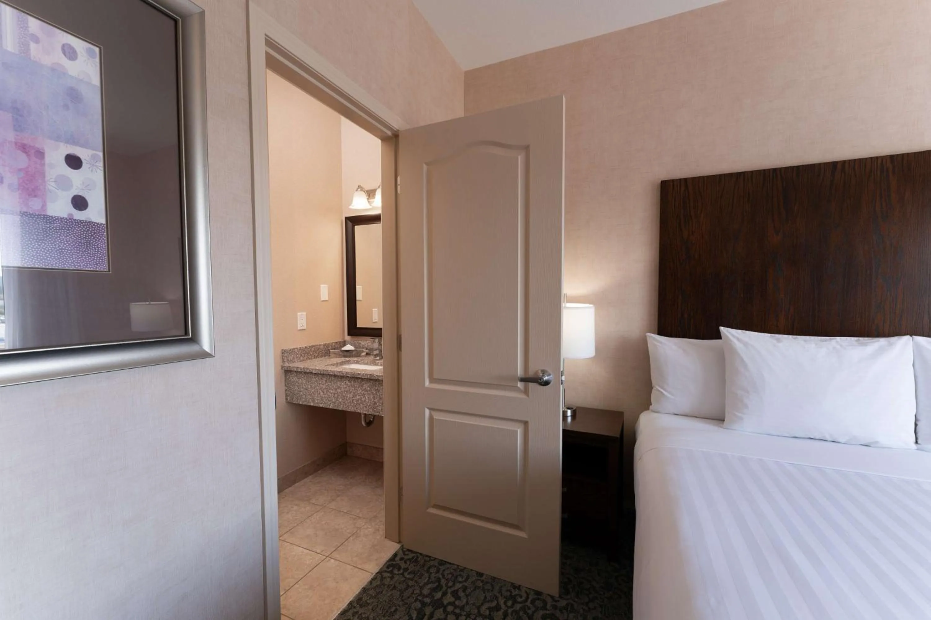 Bedroom, Bed in Prestige Cranbrook Hotel, BW Premier Collection