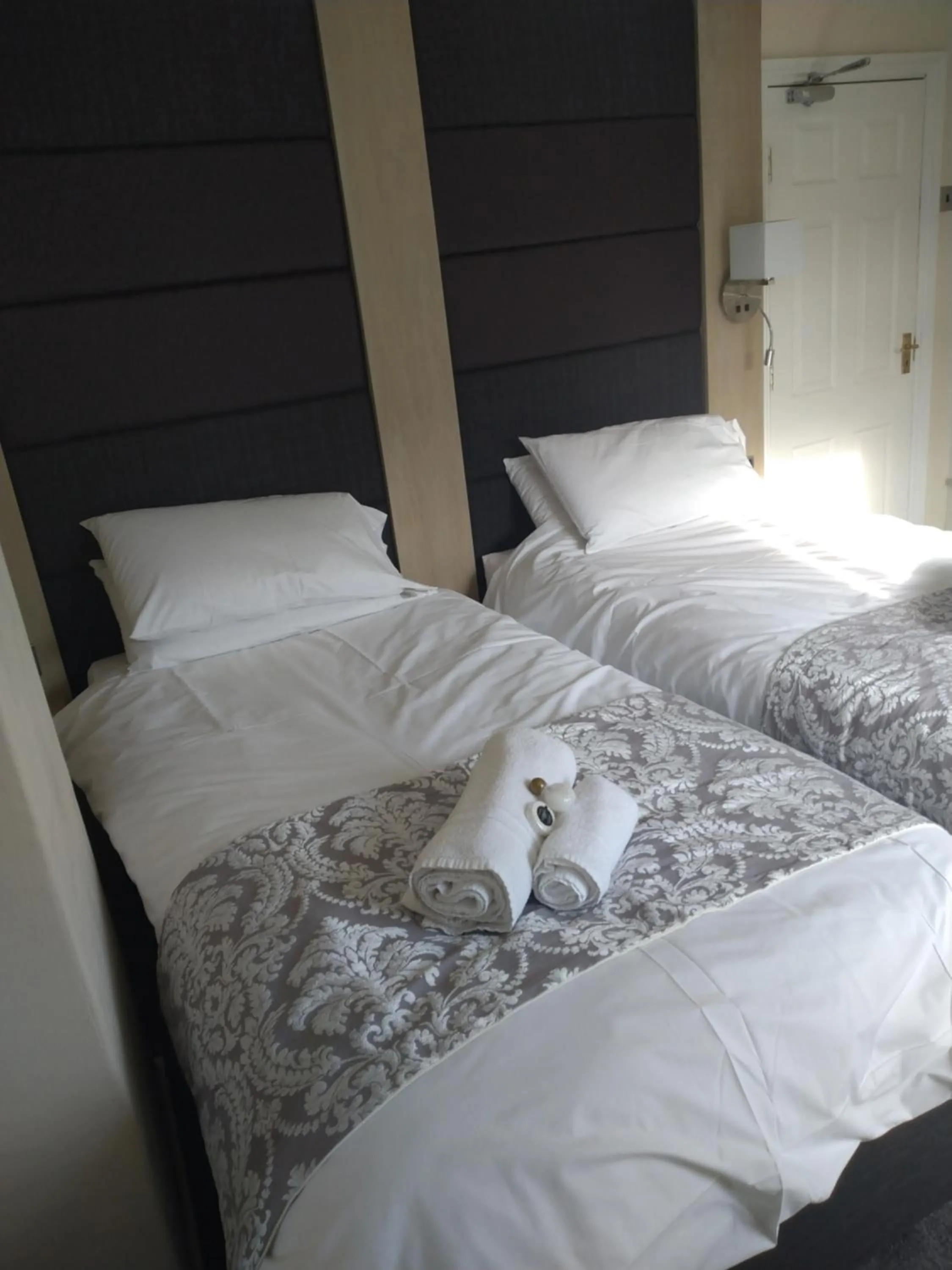 Bed in The Wellington Hotel