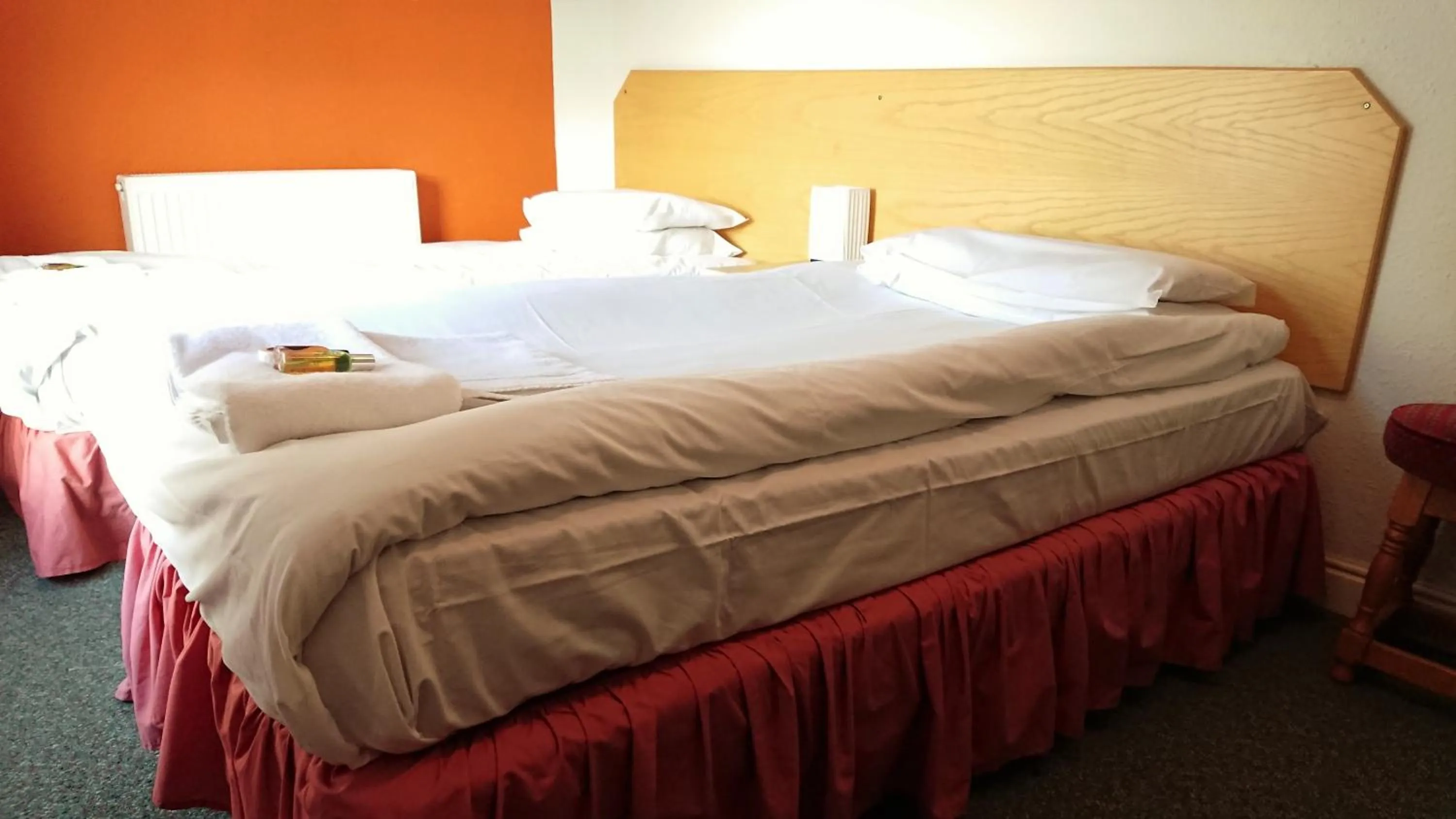 Bed in The Wellington Hotel