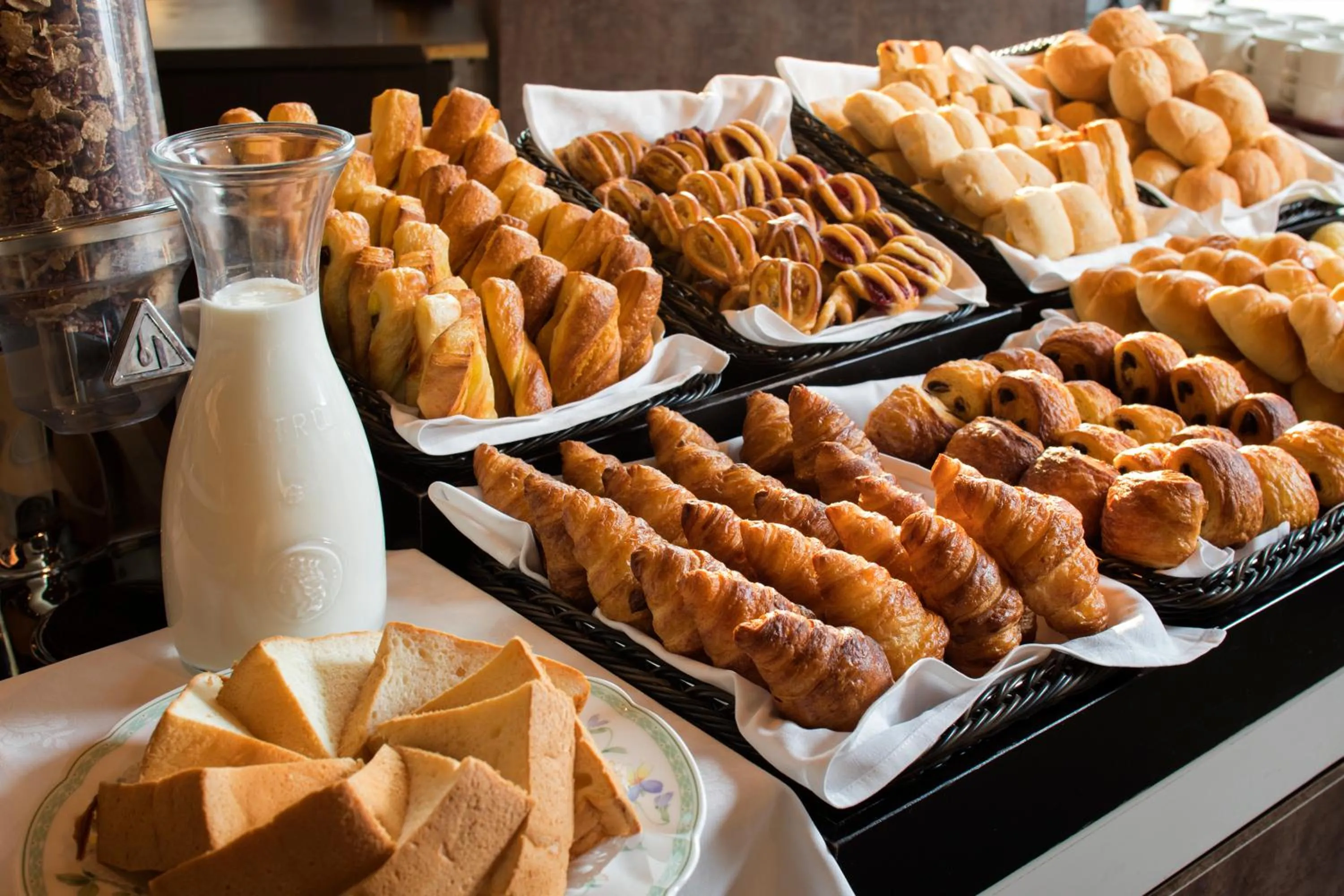 Restaurant/places to eat in Hotel Kanronomori