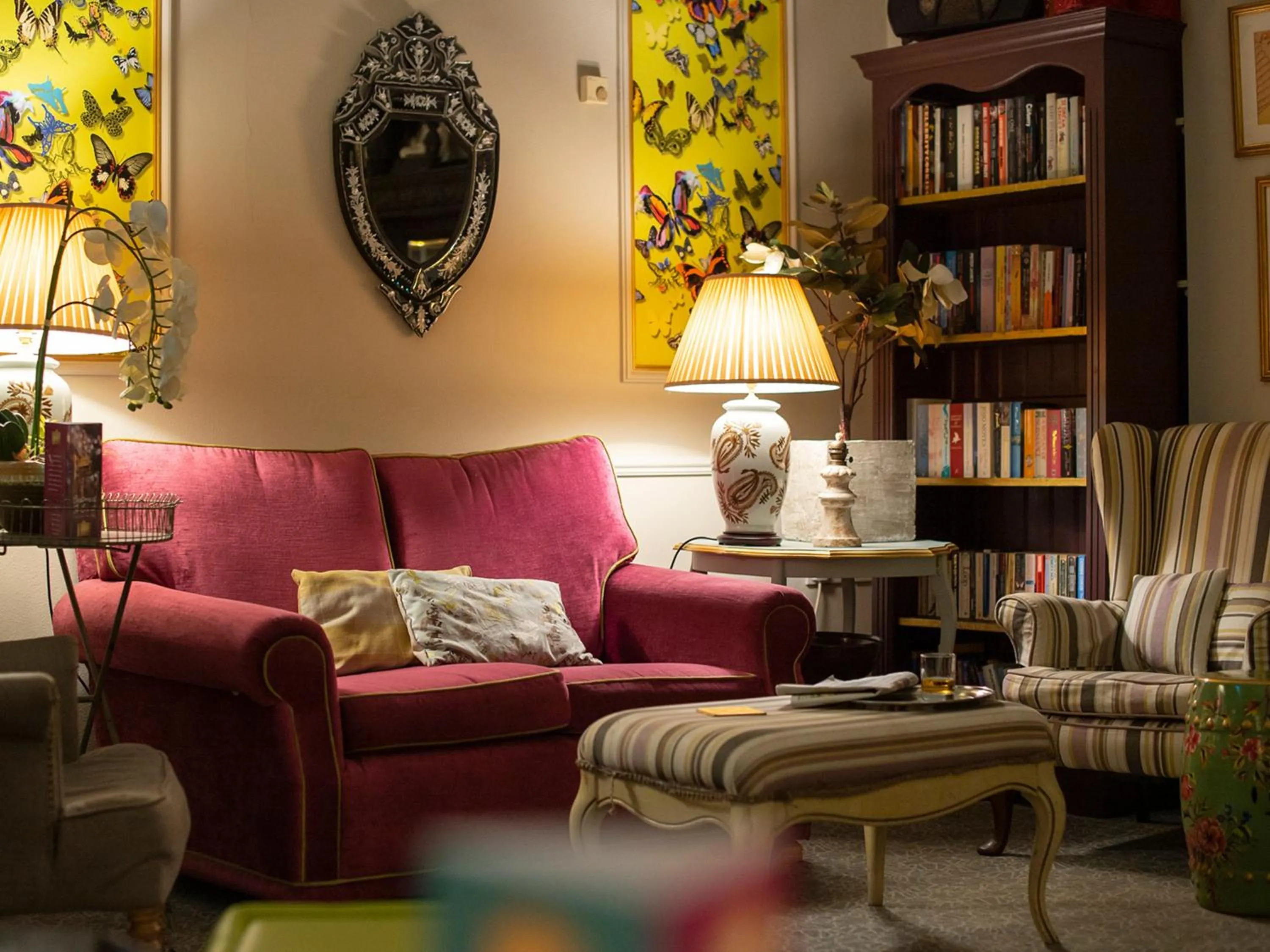 Library in Emmet Hotel