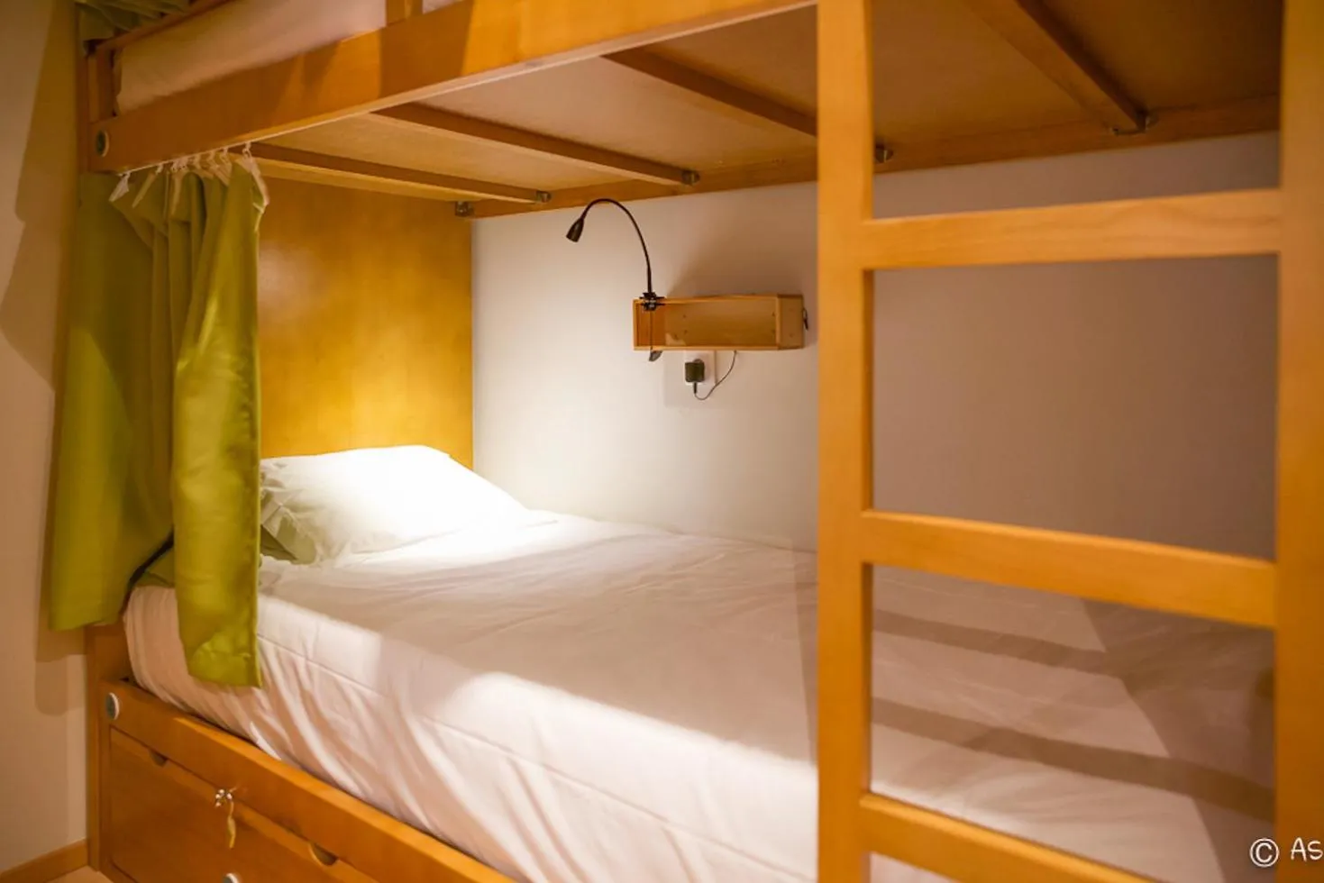 Bed in Peach Hostel & Suites
