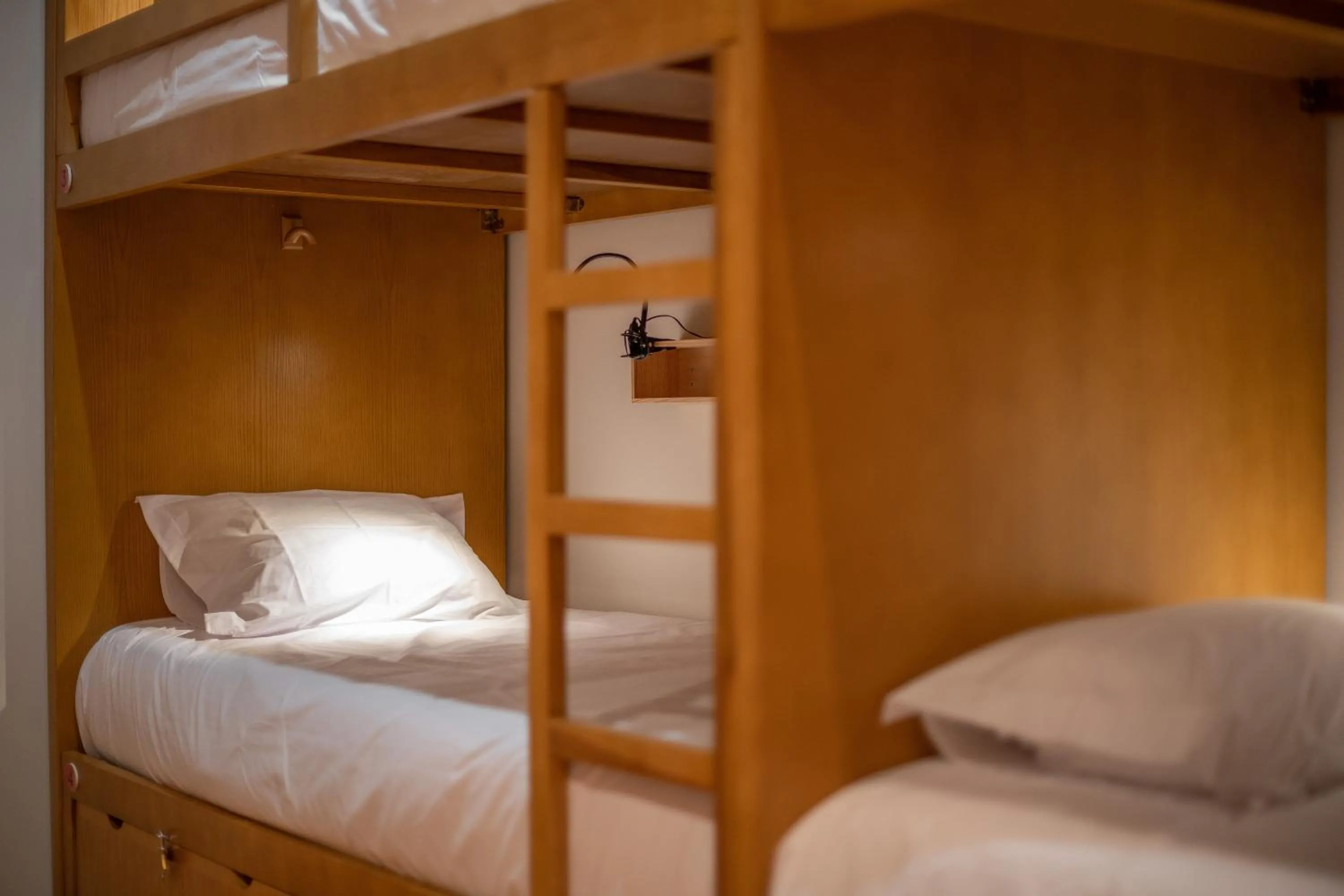 Bed in Peach Hostel & Suites