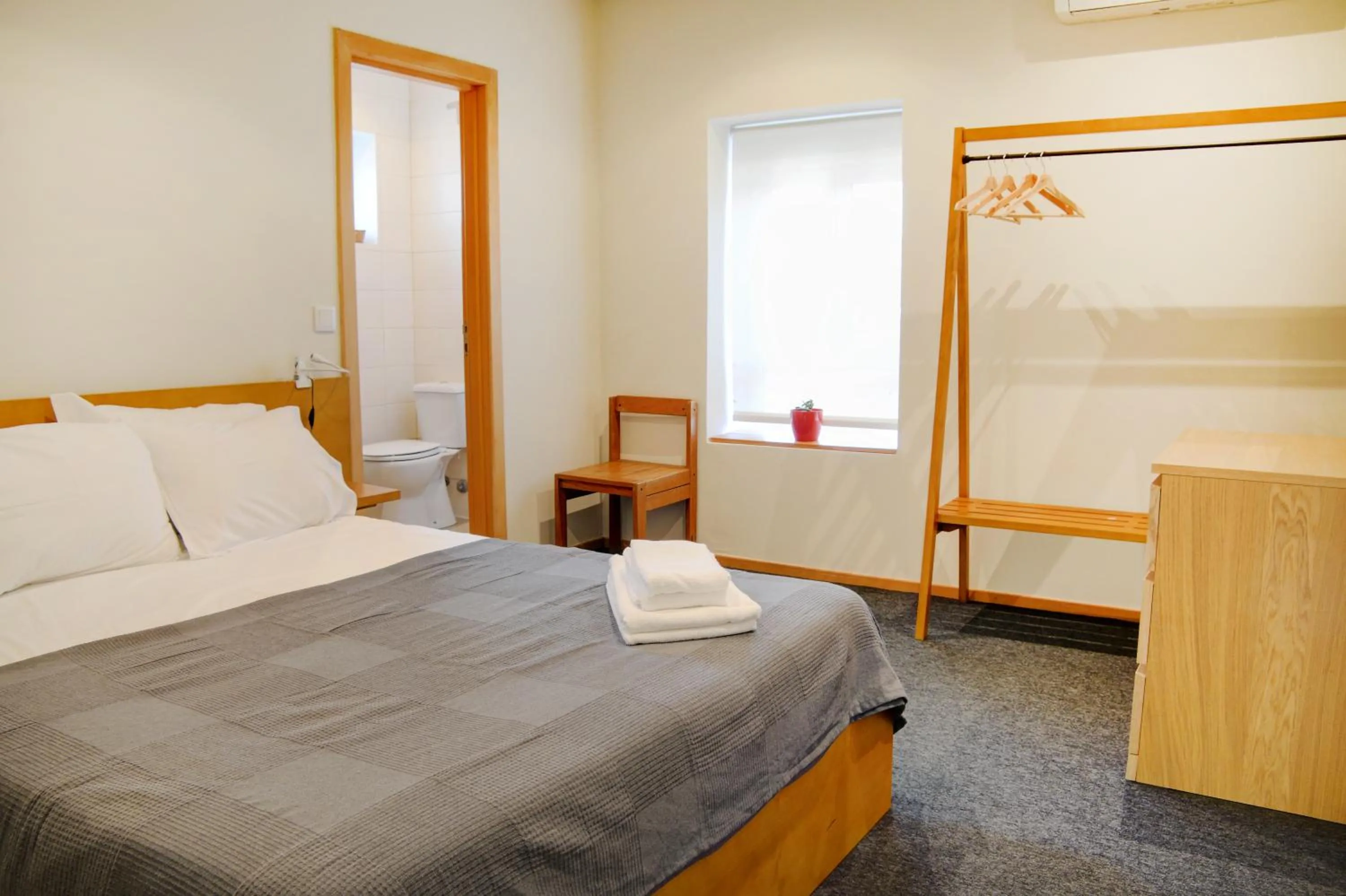 Bed in Peach Hostel & Suites