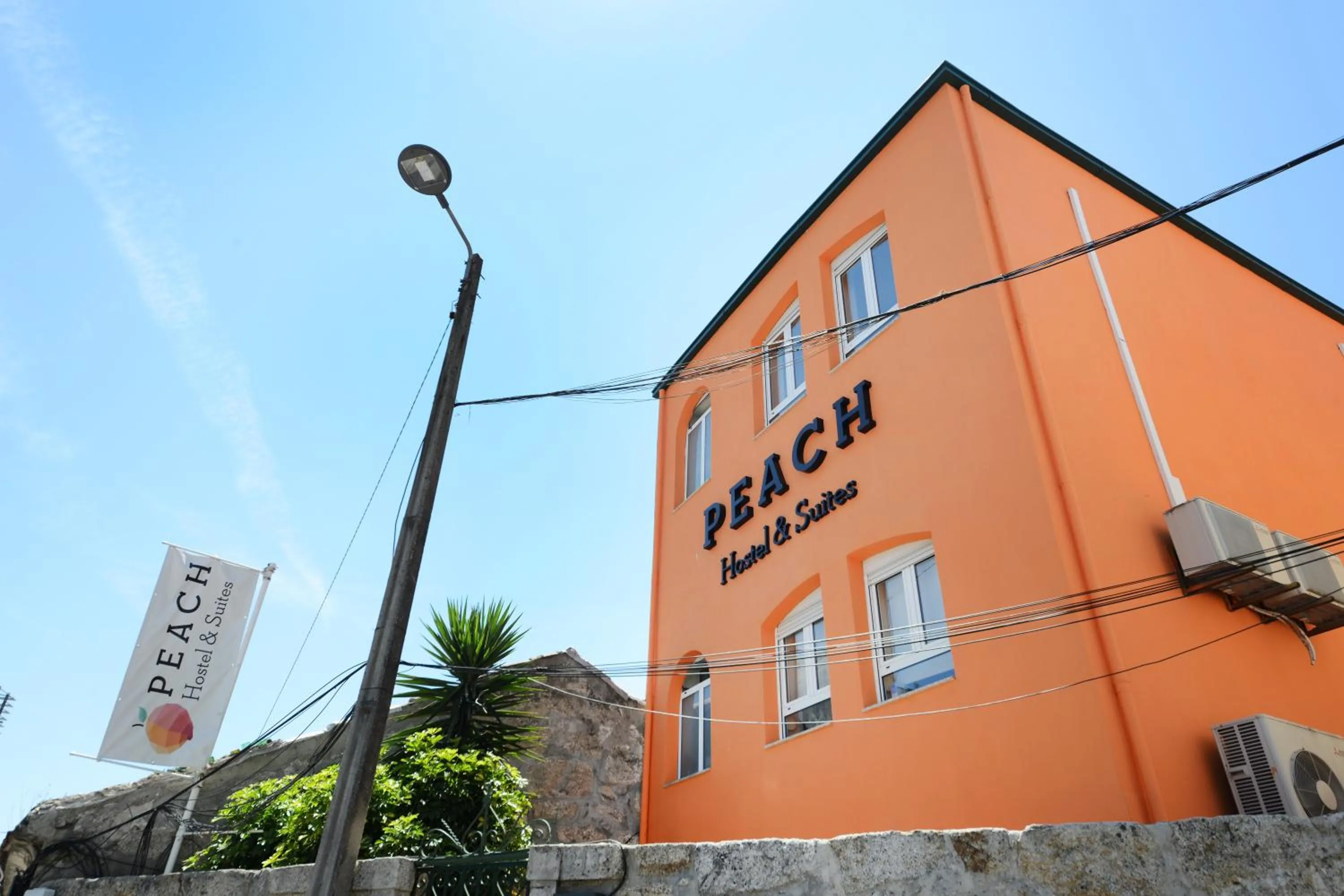 Peach Hostel & Suites