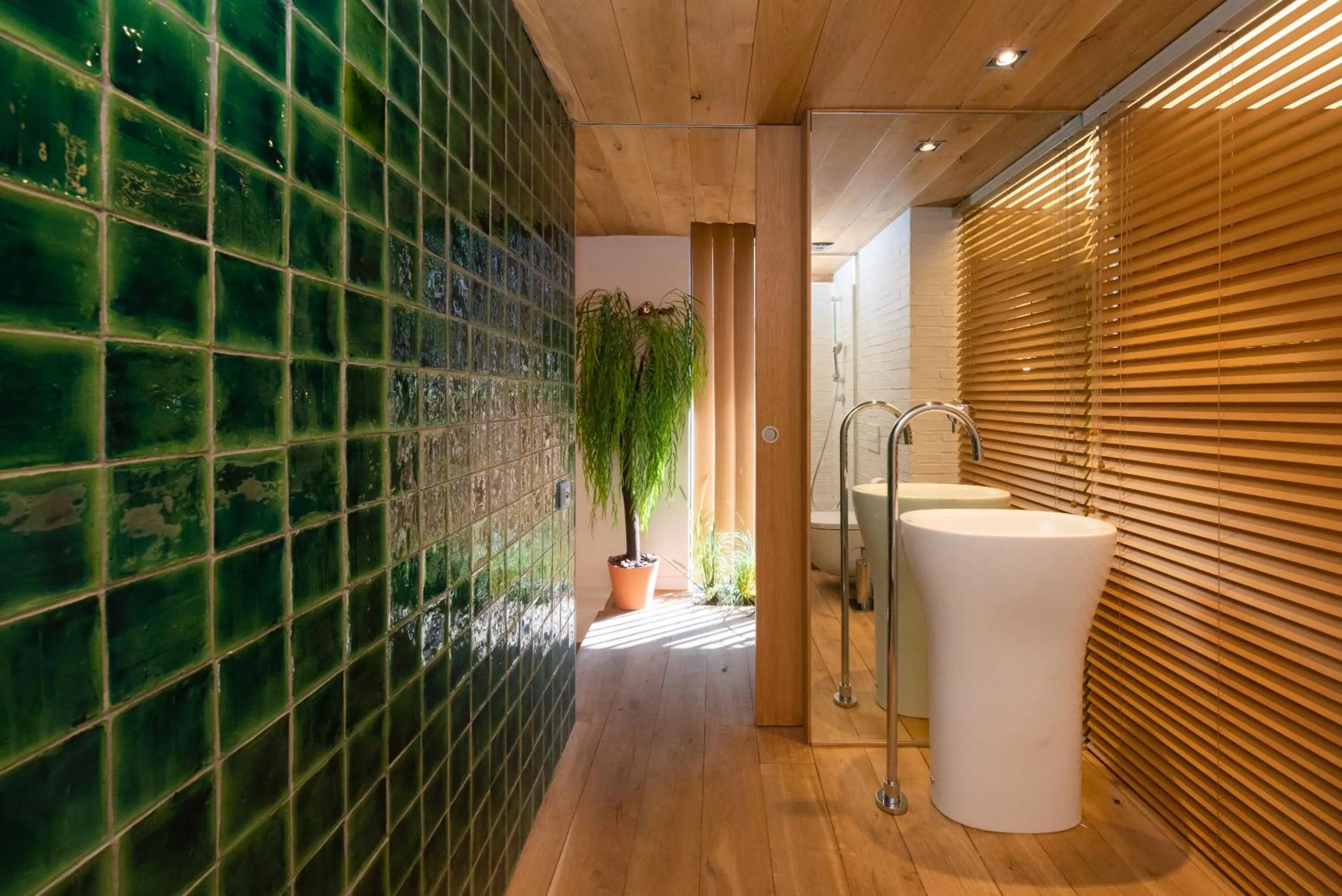 Shower in Petit Luxe Loft