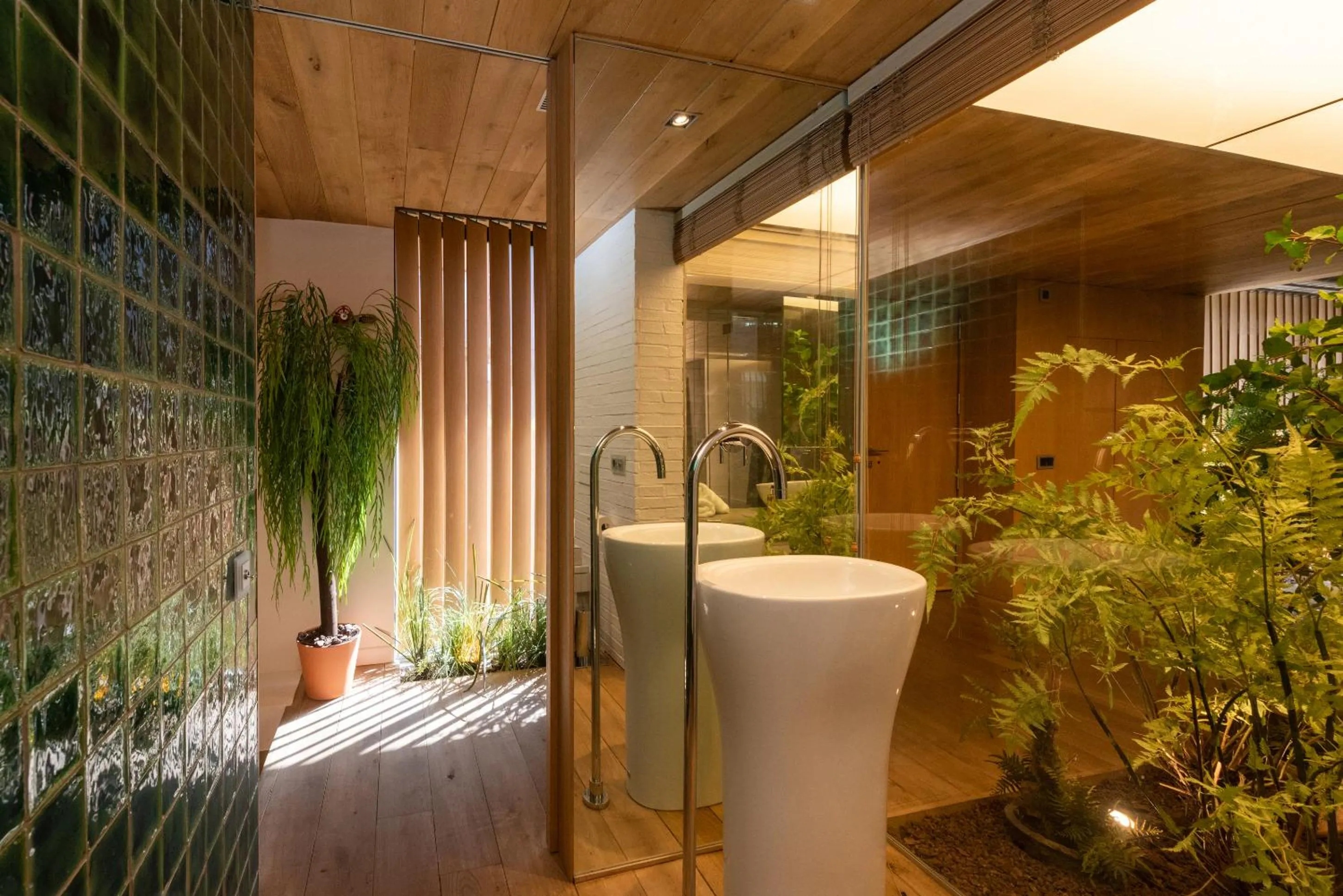 Shower in Petit Luxe Loft