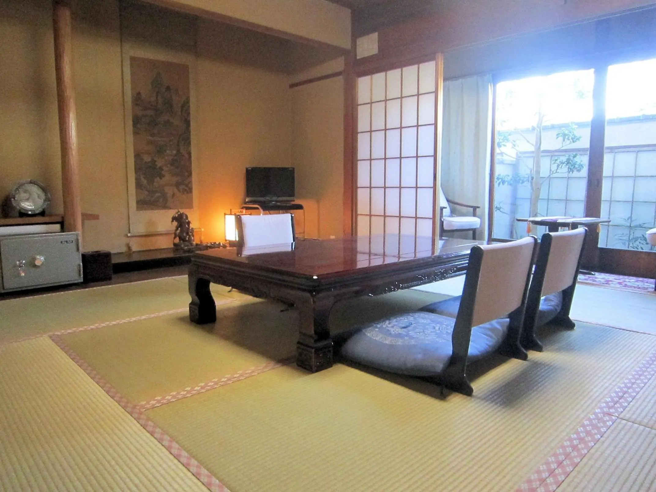 Photo of the whole room, Bed in Ryokan Taishoro